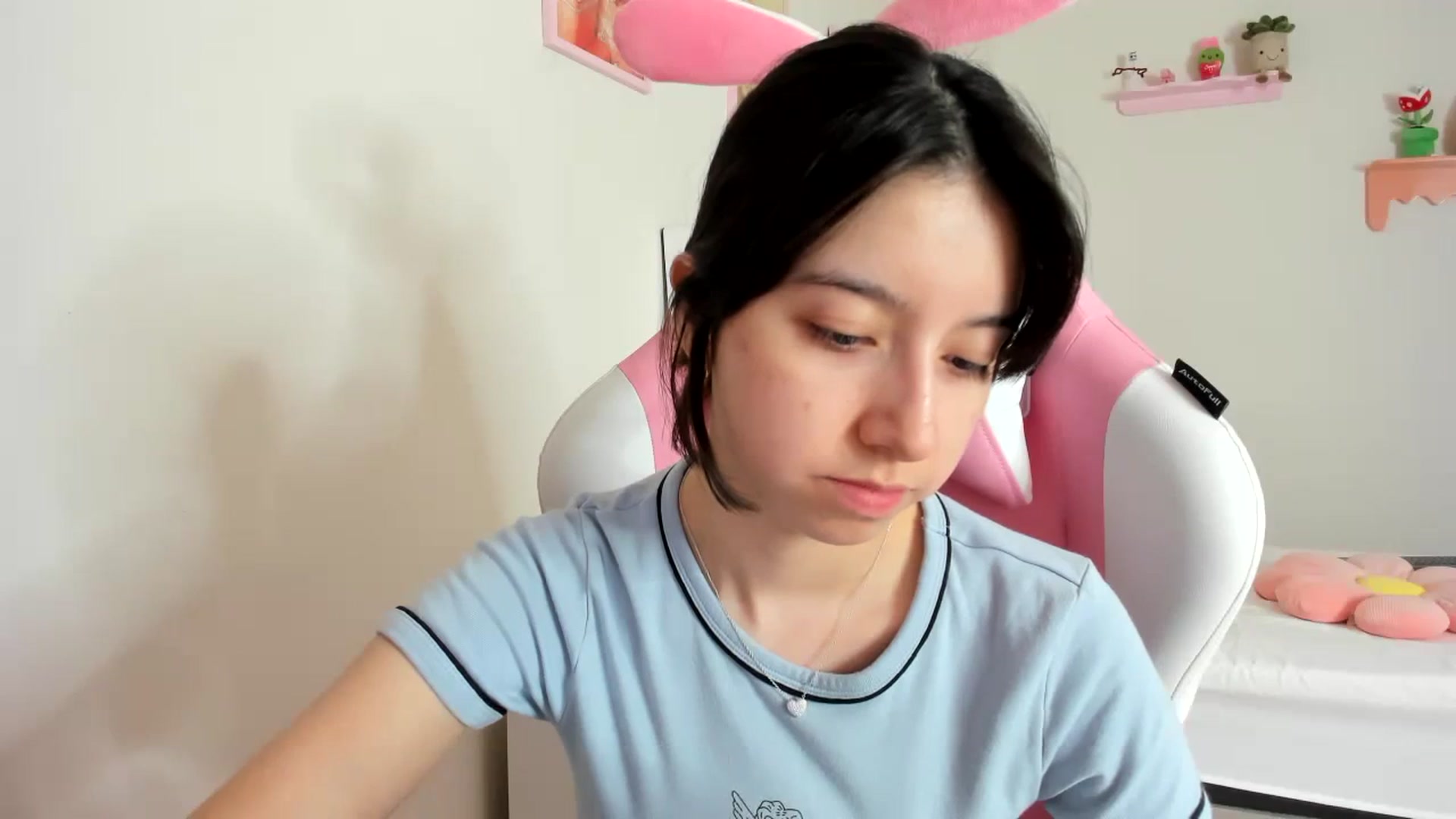 Gallery image thumbnail from Cherrycute666's myfreecams stream on, 09/05/2023, 17:50 image 14 of 20