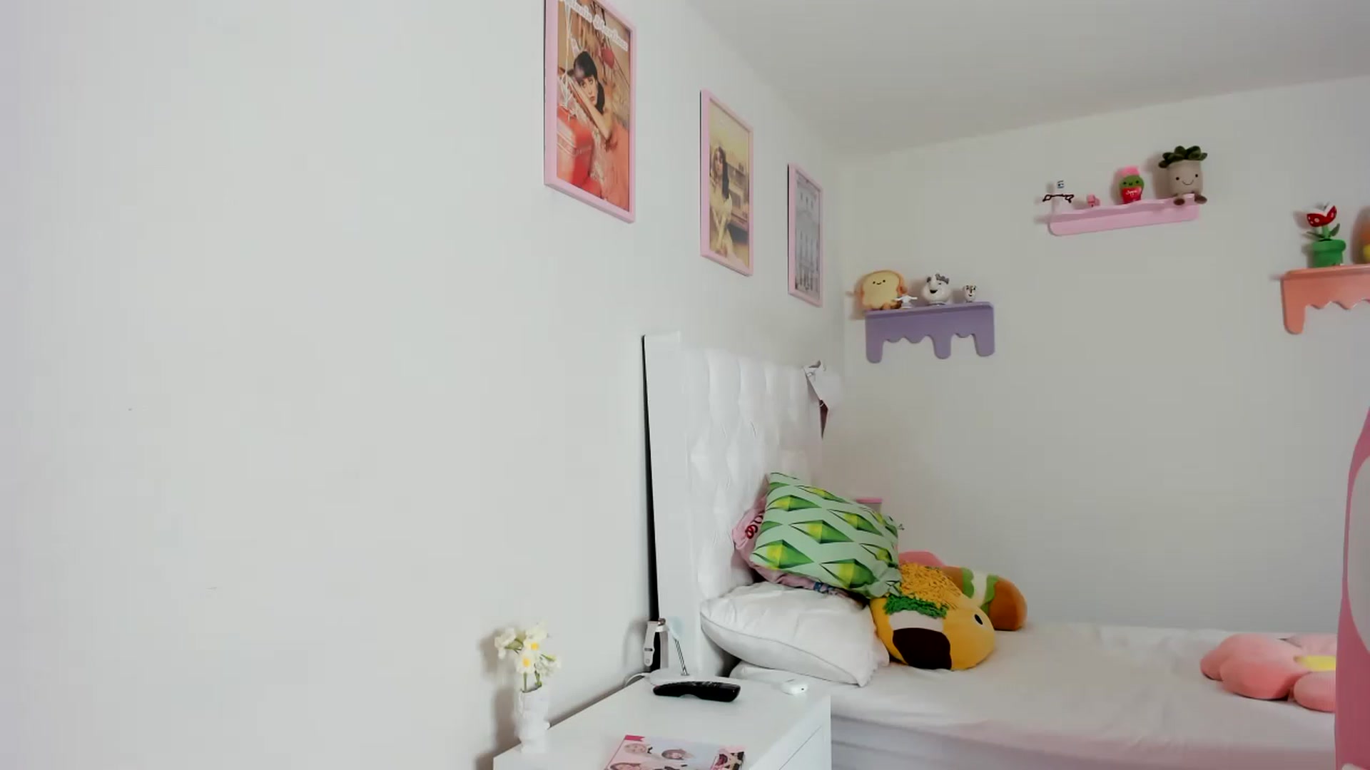 Gallery image thumbnail from Cherrycute666's myfreecams stream on, 09/05/2023, 17:50 image 4 of 20