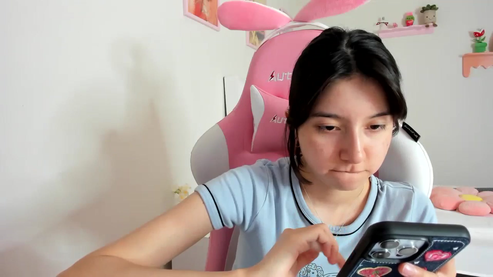 Gallery image thumbnail from Cherrycute666's myfreecams stream on, 09/05/2023, 17:50 image 15 of 20