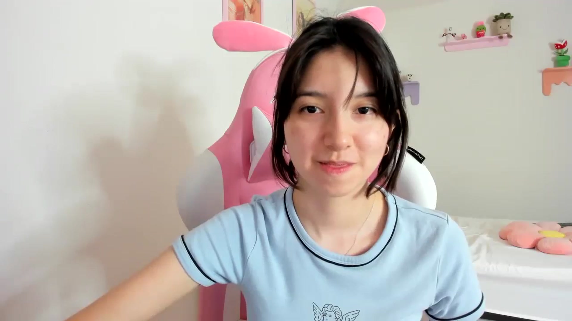 Gallery image thumbnail from Cherrycute666's myfreecams stream on, 09/05/2023, 18:50 image 16 of 20