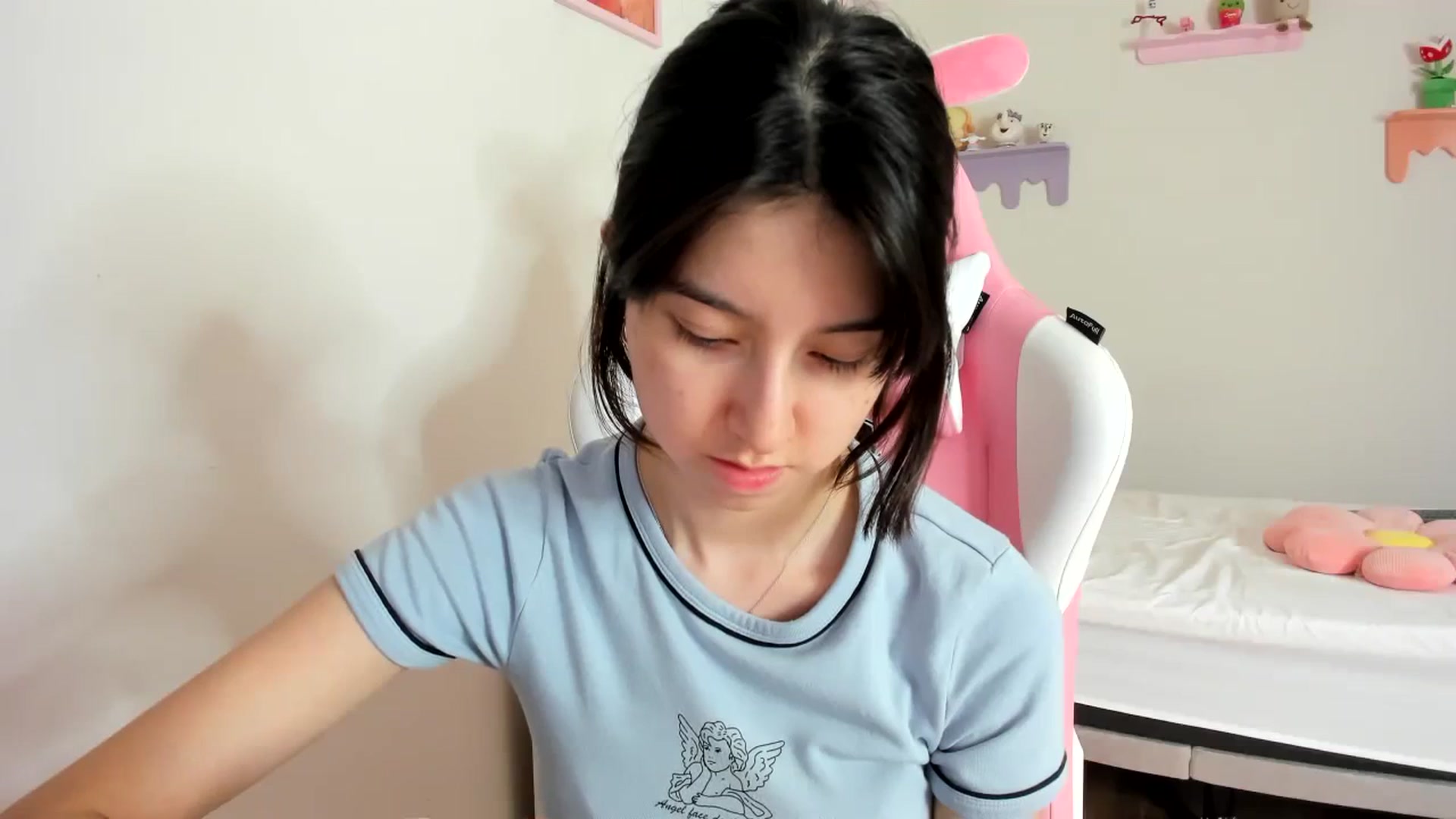 Gallery image thumbnail from Cherrycute666's myfreecams stream on, 09/05/2023, 18:50 image 12 of 20