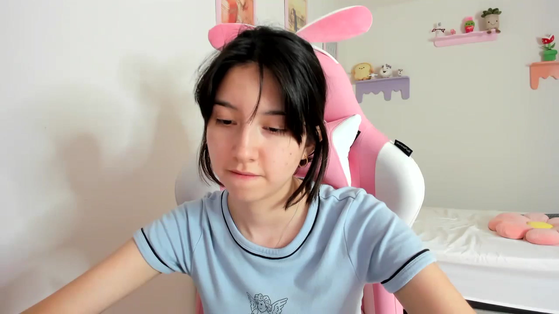 Gallery image thumbnail from Cherrycute666's myfreecams stream on, 09/05/2023, 18:50 image 15 of 20