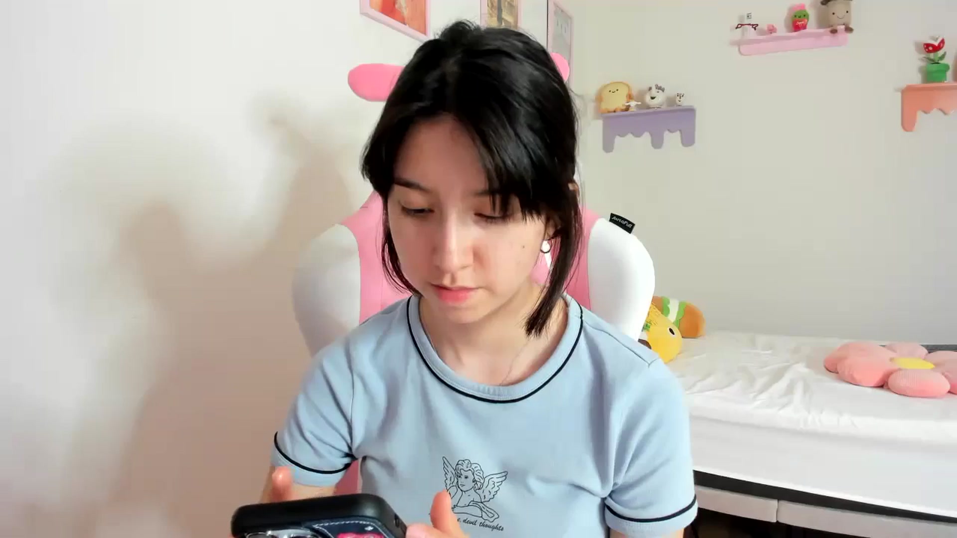 Gallery image thumbnail from Cherrycute666's myfreecams stream on, 09/05/2023, 18:50 image 6 of 20