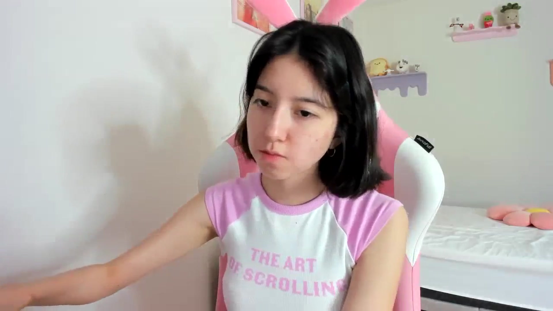 Gallery image thumbnail from Cherrycute666's myfreecams stream on, 09/06/2023, 20:08 image 3 of 20