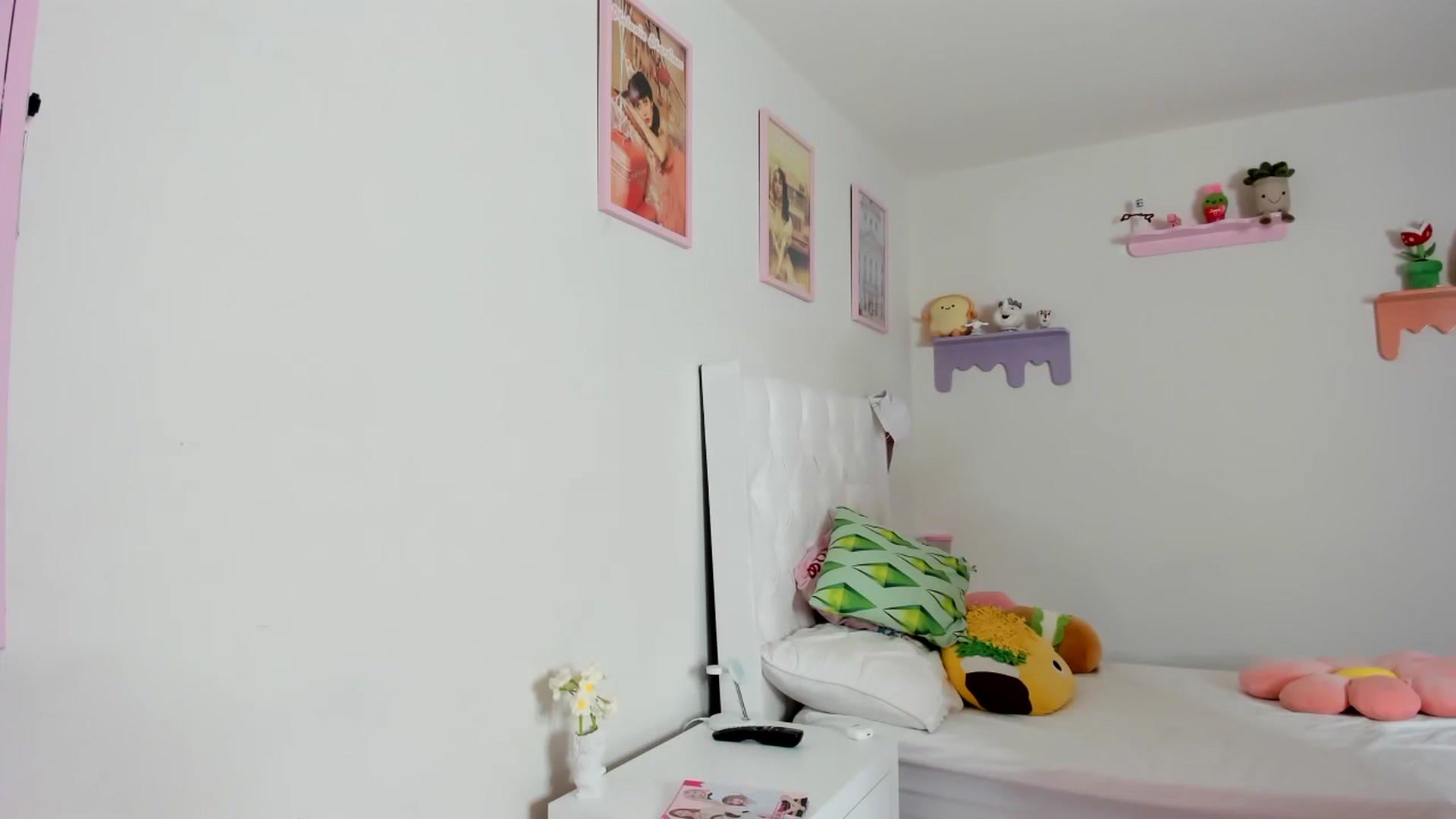 Gallery image thumbnail from Cherrycute666's myfreecams stream on, 09/06/2023, 20:08 image 17 of 20