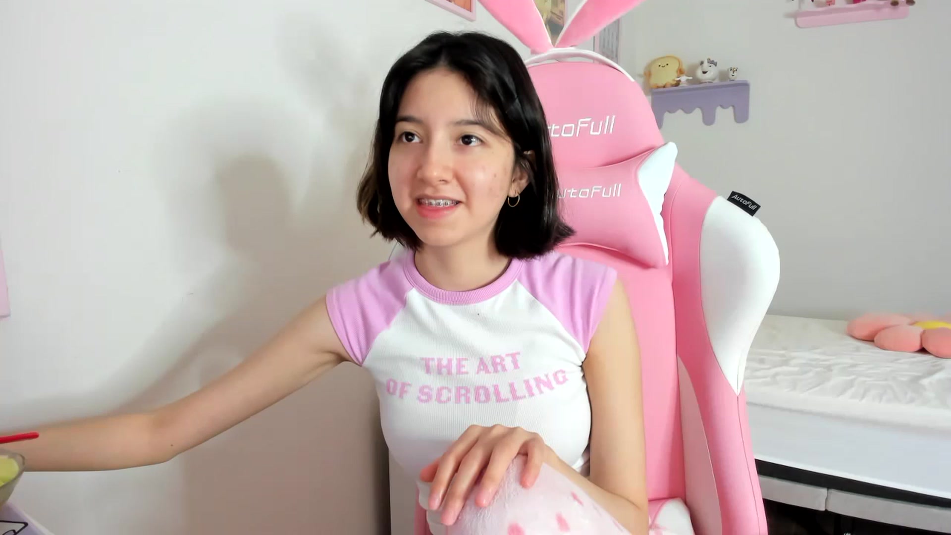 Gallery image thumbnail from Cherrycute666's myfreecams stream on, 09/06/2023, 20:08 image 8 of 20