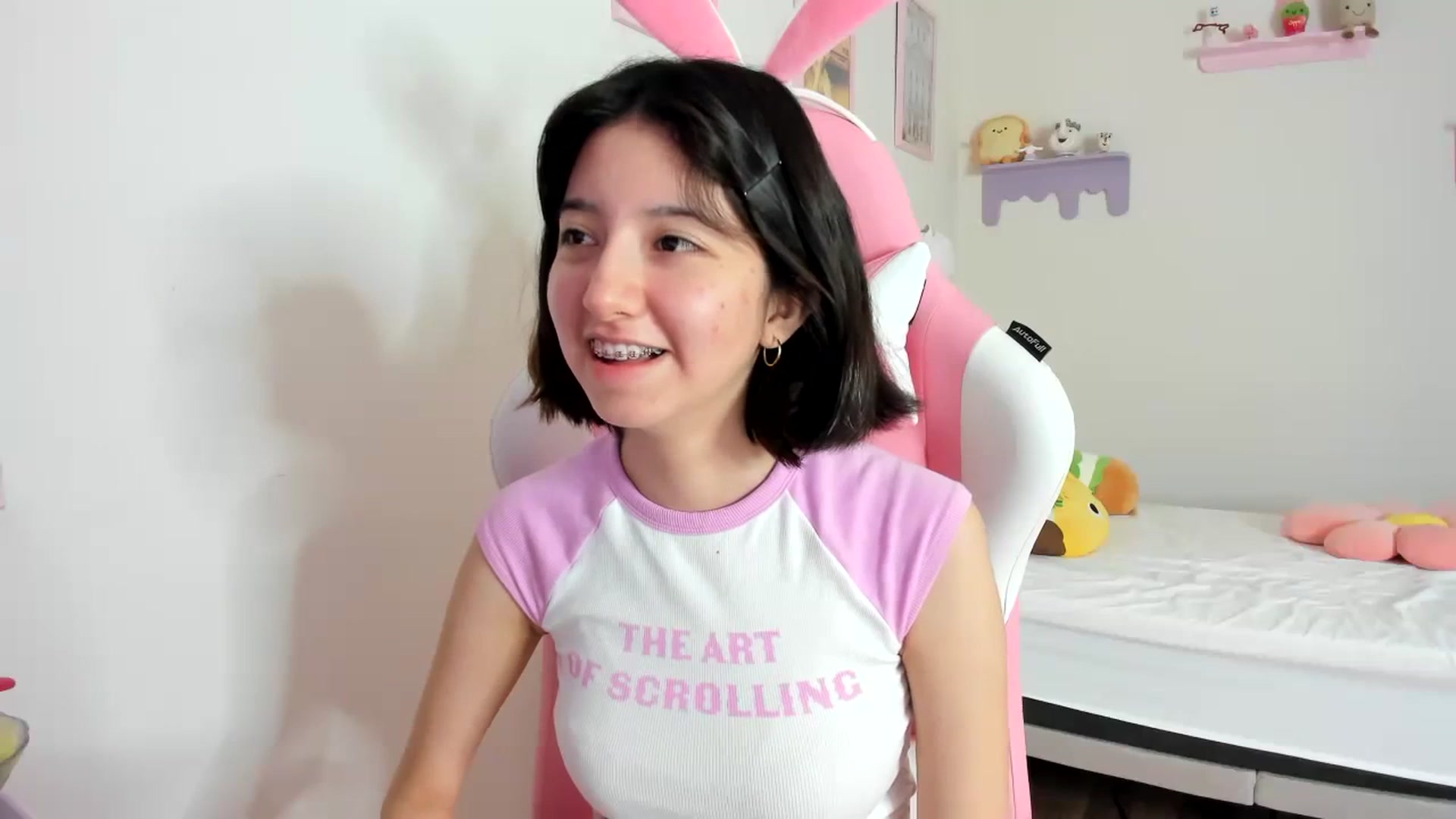 Gallery image thumbnail from Cherrycute666's myfreecams stream on, 09/06/2023, 20:08 image 7 of 20