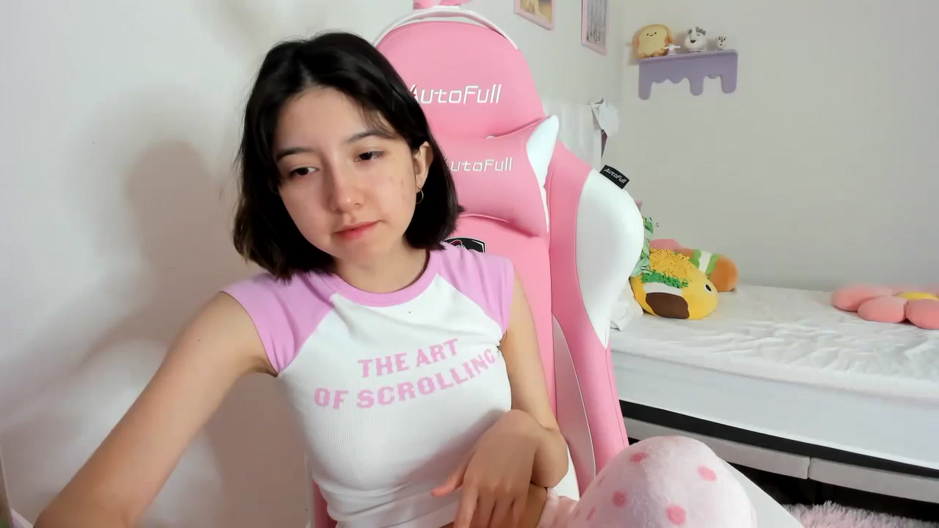Gallery image thumbnail from Cherrycute666's myfreecams stream on, 09/06/2023, 20:08 image 5 of 20