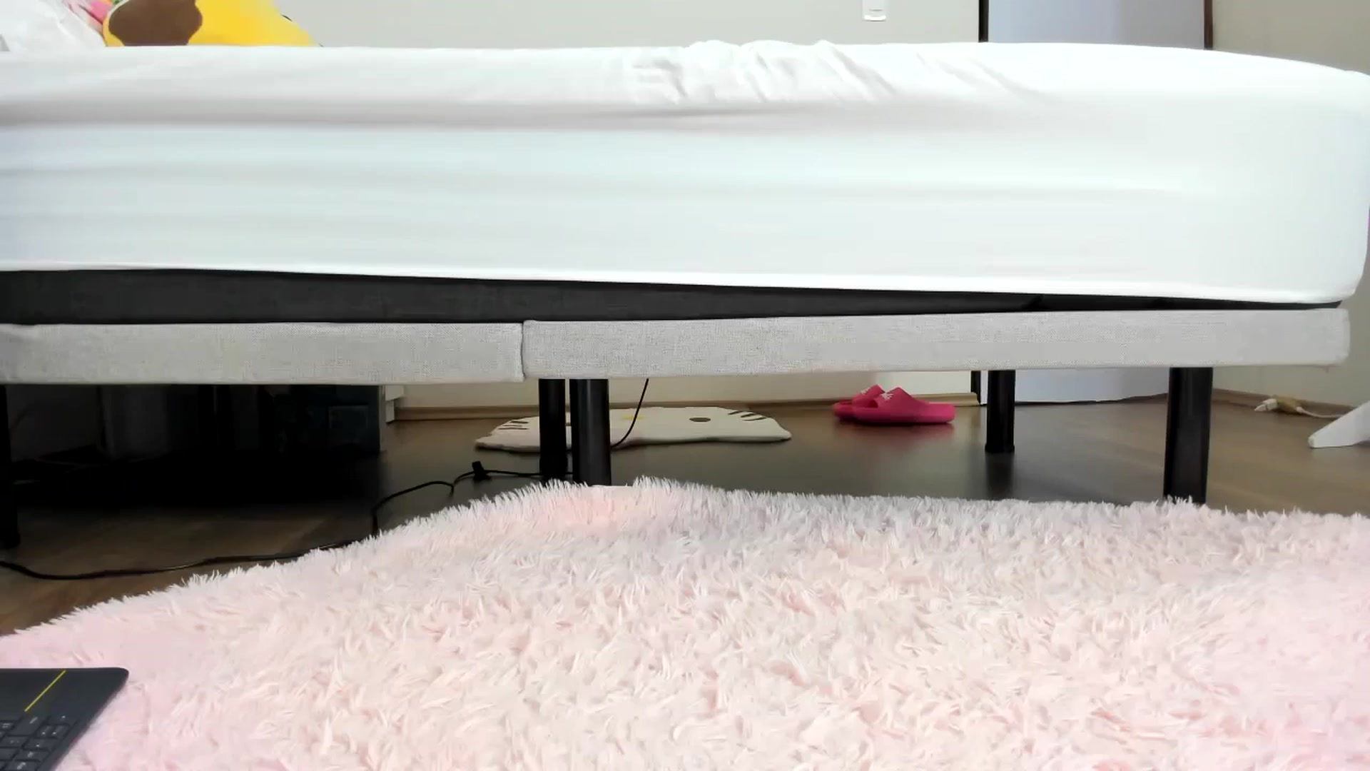 Gallery image thumbnail from Cherrycute666's myfreecams stream on, 09/06/2023, 23:05 image 17 of 20