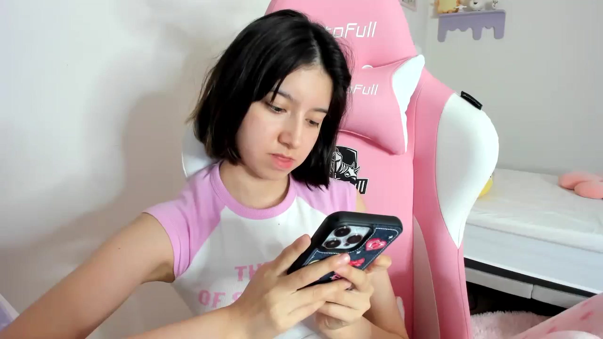 Gallery image thumbnail from Cherrycute666's myfreecams stream on, 09/07/2023, 24:29 image 5 of 20