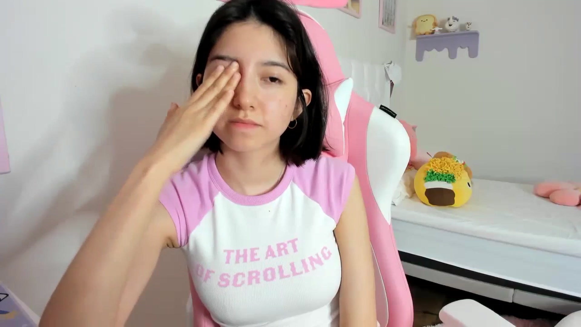 Gallery image thumbnail from Cherrycute666's myfreecams stream on, 09/07/2023, 24:29 image 12 of 20