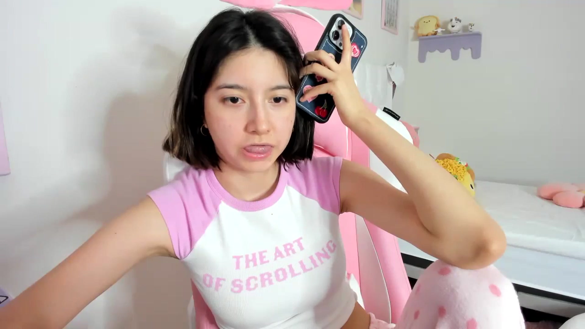 Gallery image thumbnail from Cherrycute666's myfreecams stream on, 09/07/2023, 24:29 image 14 of 20