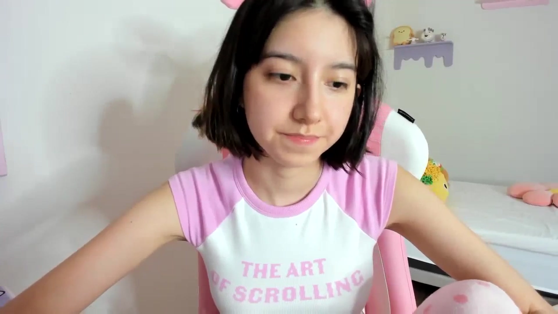 Gallery image thumbnail from Cherrycute666's myfreecams stream on, 09/07/2023, 24:29 image 11 of 20