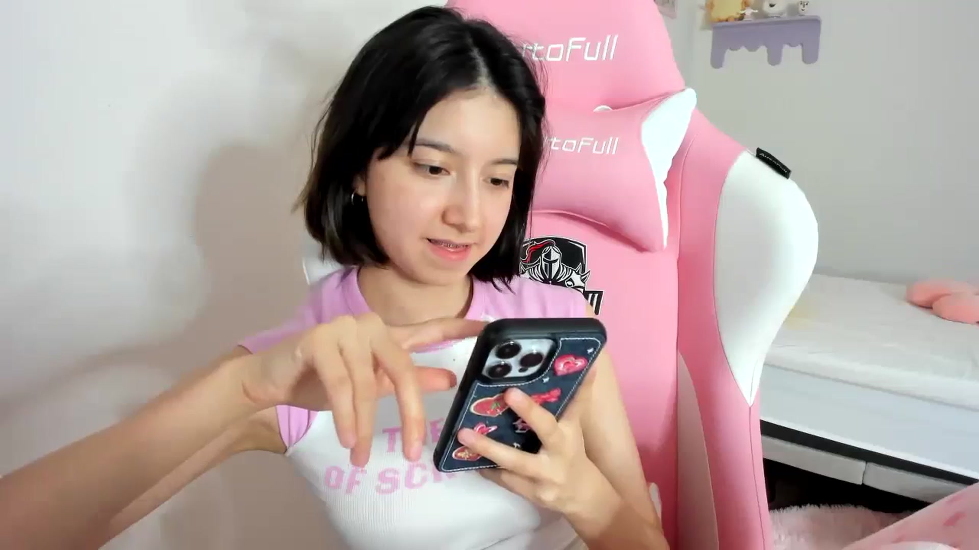Gallery image thumbnail from Cherrycute666's myfreecams stream on, 09/07/2023, 24:29 image 4 of 20