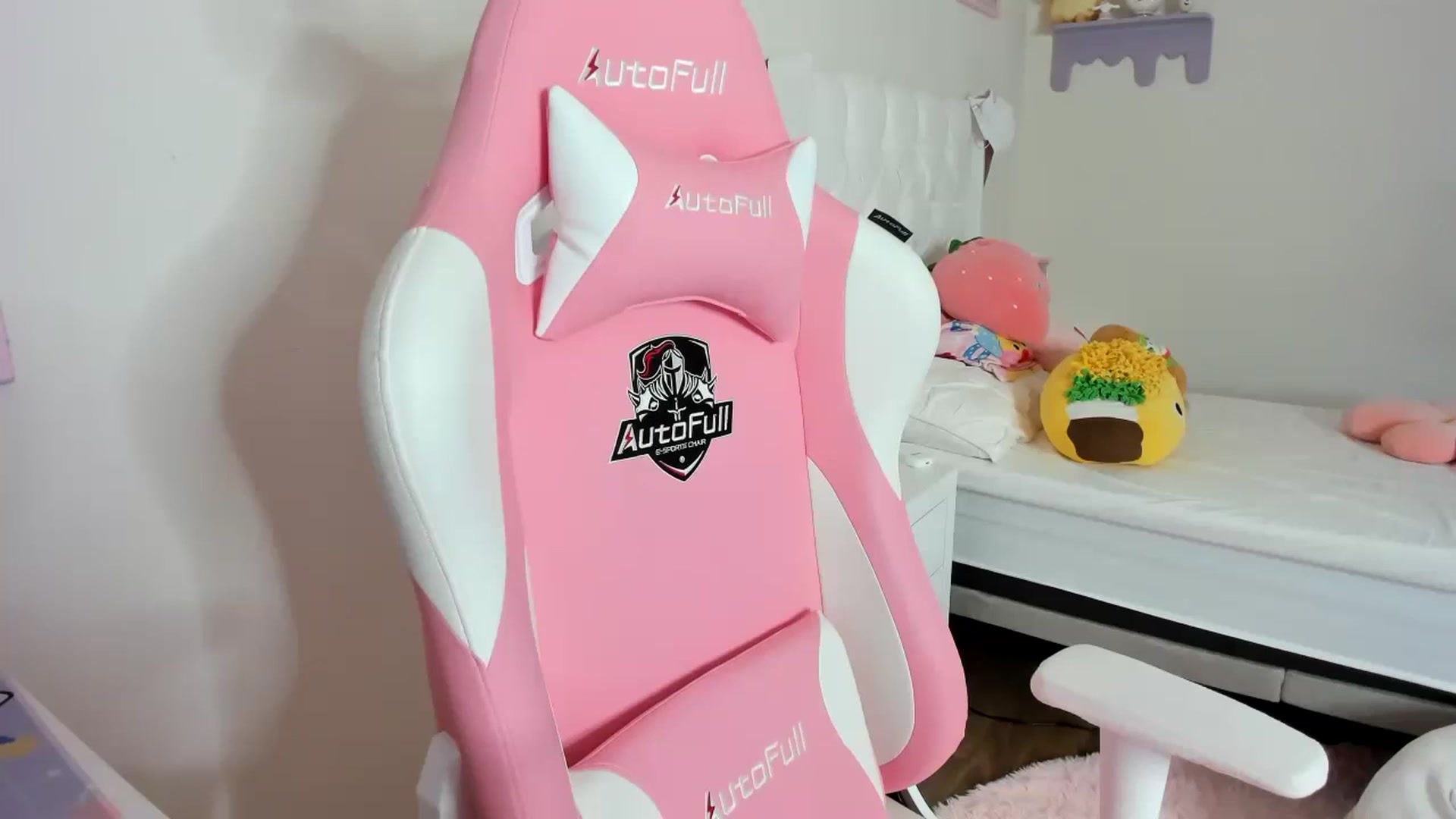 Gallery image thumbnail from Cherrycute666's myfreecams stream on, 09/07/2023, 24:29 image 10 of 20