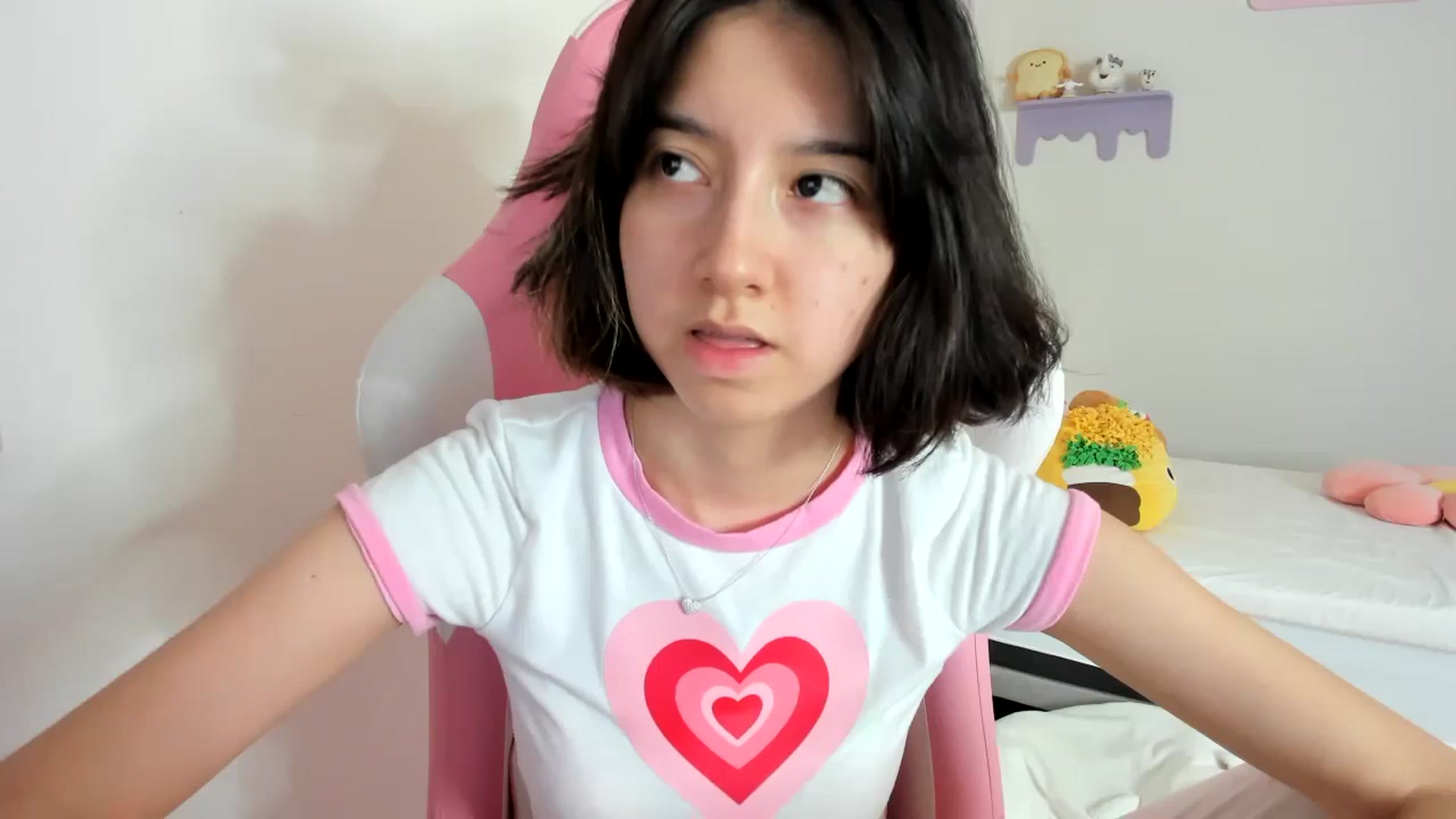 Gallery image thumbnail from Cherrycute666's myfreecams stream on, 09/07/2023, 19:30 image 13 of 20