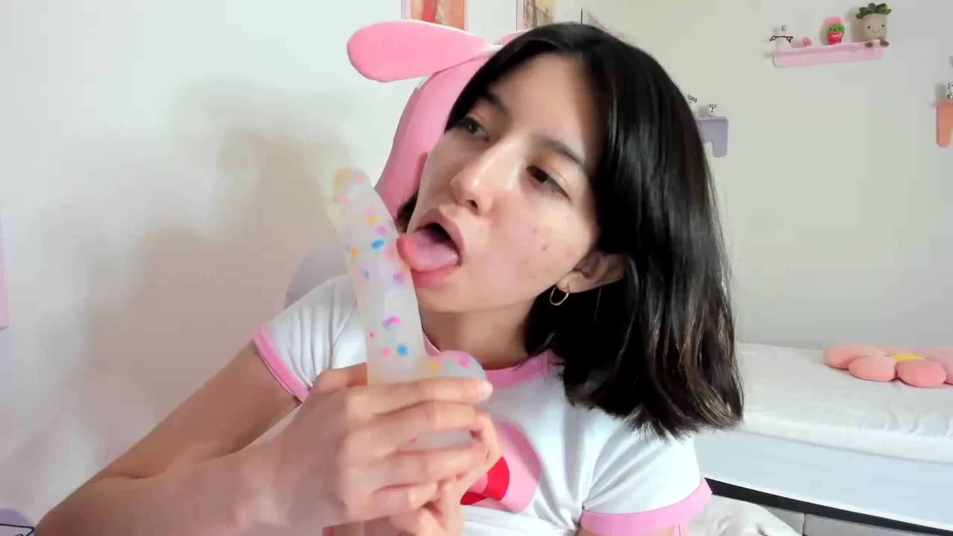 Gallery image thumbnail from Cherrycute666's myfreecams stream on, 09/07/2023, 19:30 image 18 of 20