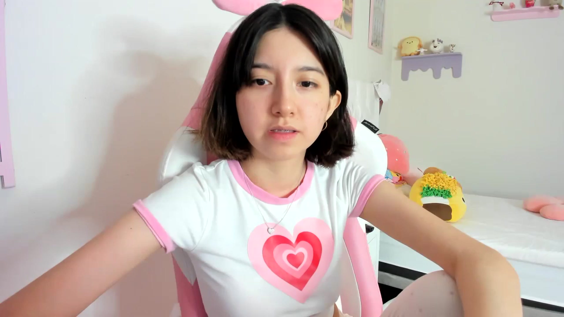 Gallery image thumbnail from Cherrycute666's myfreecams stream on, 09/07/2023, 19:30 image 4 of 20
