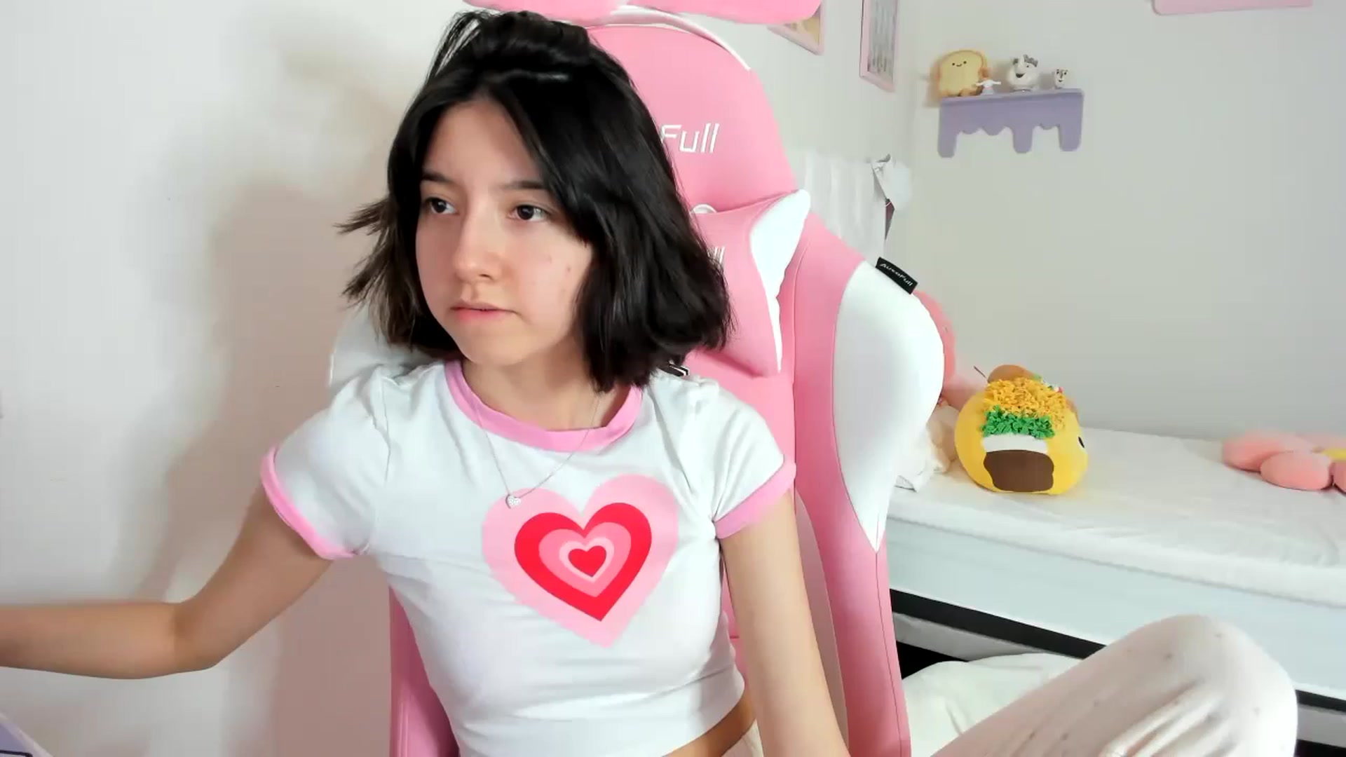 Gallery image thumbnail from Cherrycute666's myfreecams stream on, 09/07/2023, 19:30 image 12 of 20