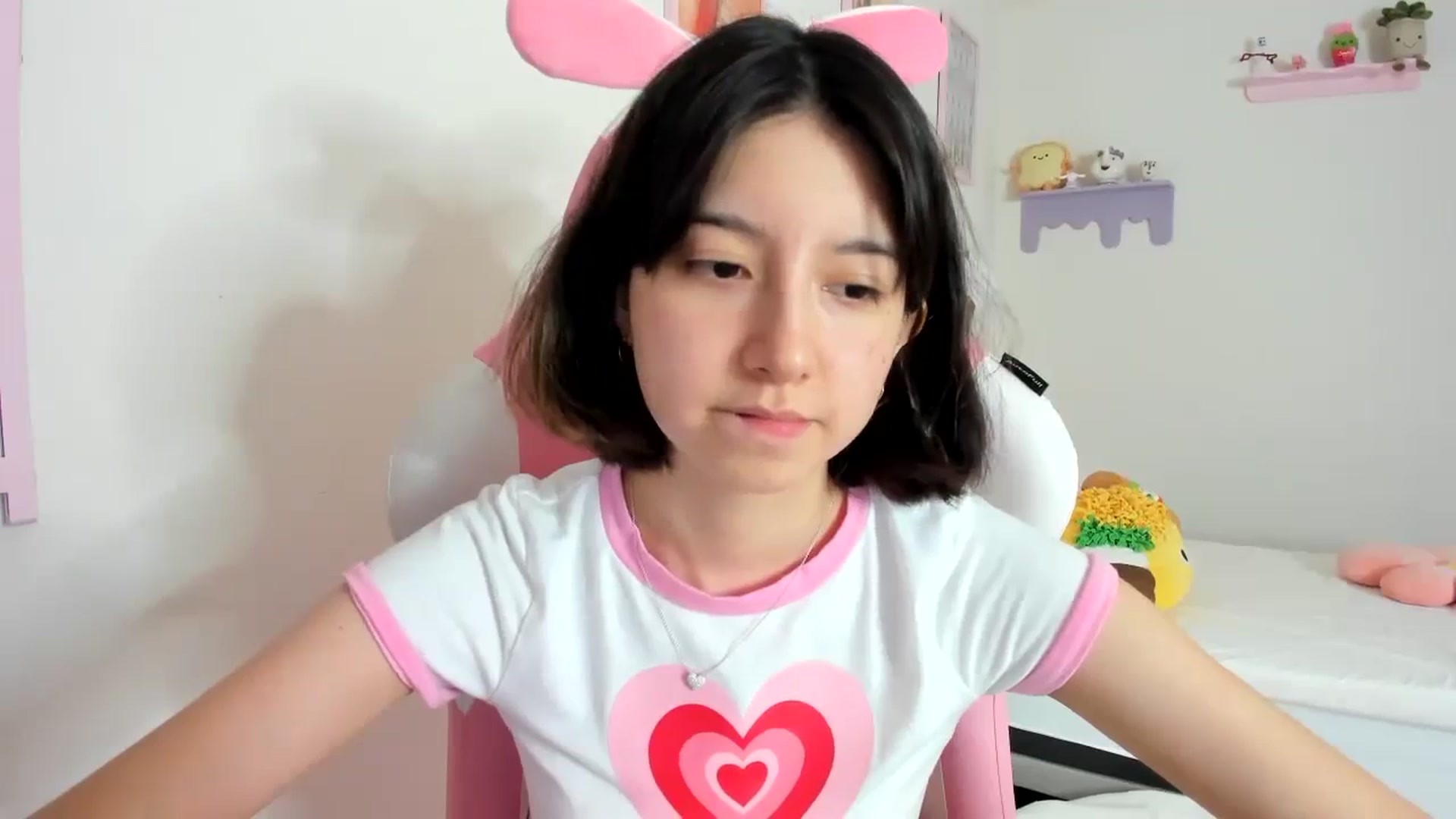 Gallery image thumbnail from Cherrycute666's myfreecams stream on, 09/07/2023, 19:30 image 11 of 20