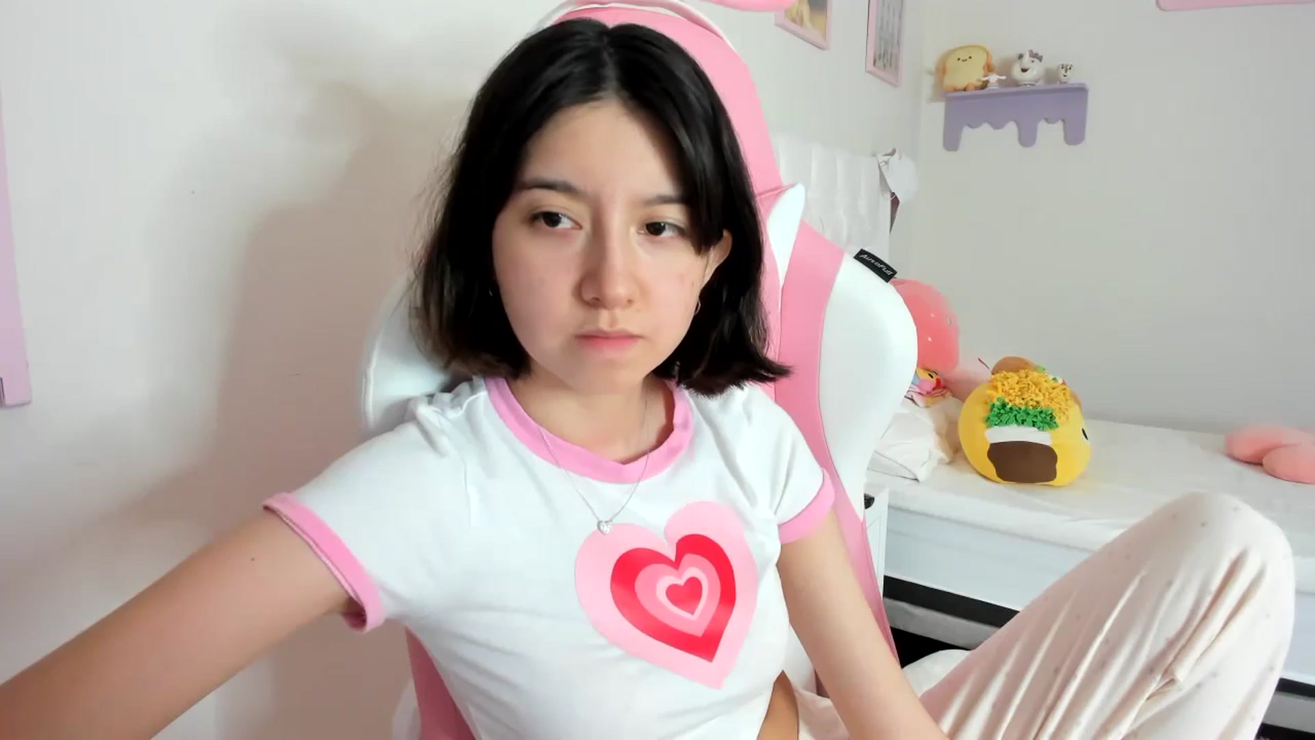 Gallery image thumbnail from Cherrycute666's myfreecams stream on, 09/07/2023, 19:30 image 2 of 20