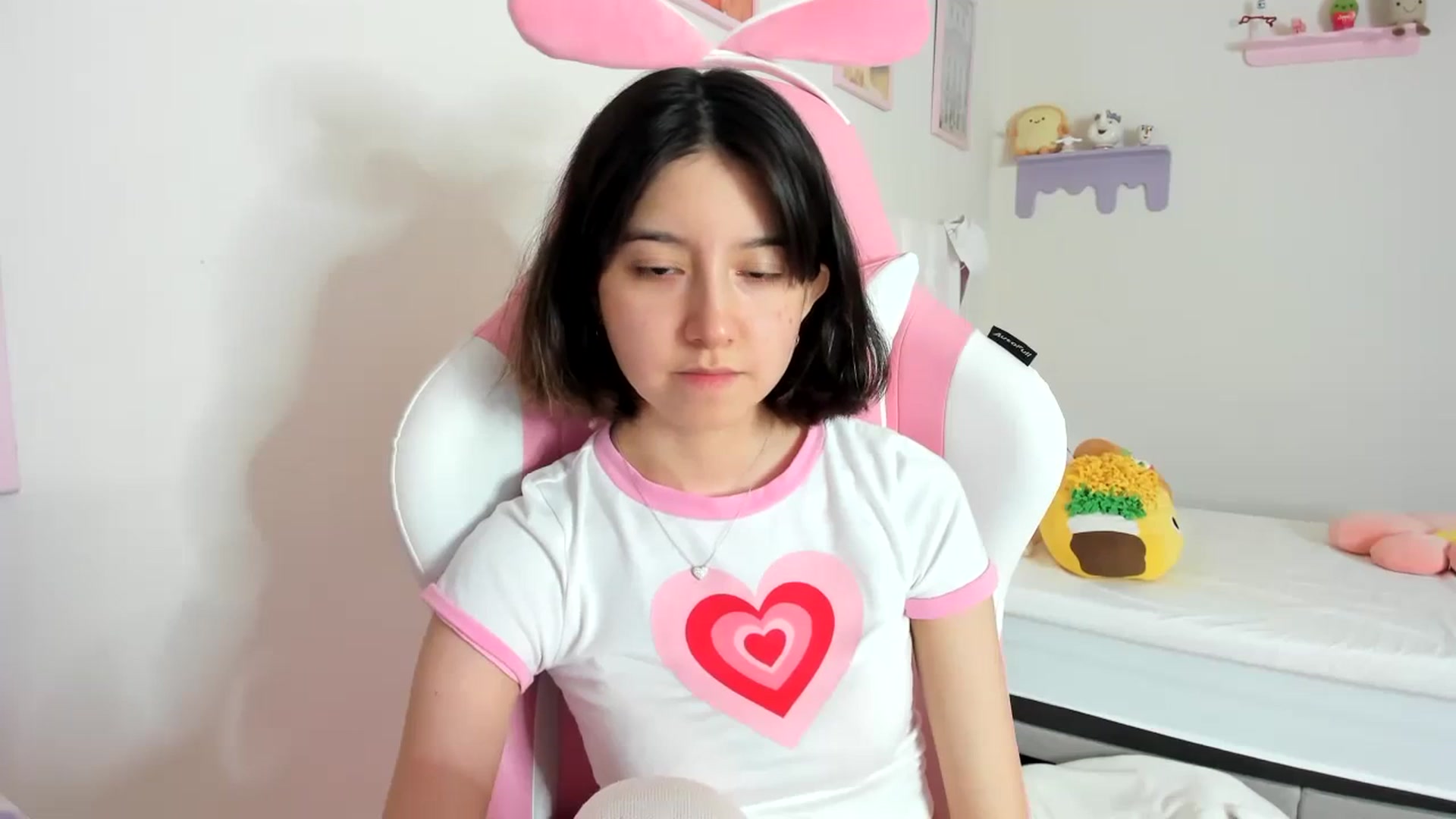 Gallery image thumbnail from Cherrycute666's myfreecams stream on, 09/07/2023, 19:30 image 7 of 20