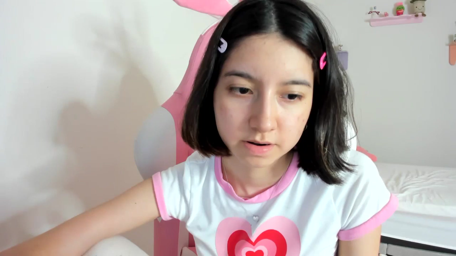 Gallery image thumbnail from Cherrycute666's myfreecams stream on, 09/08/2023, 24:01 image 17 of 20