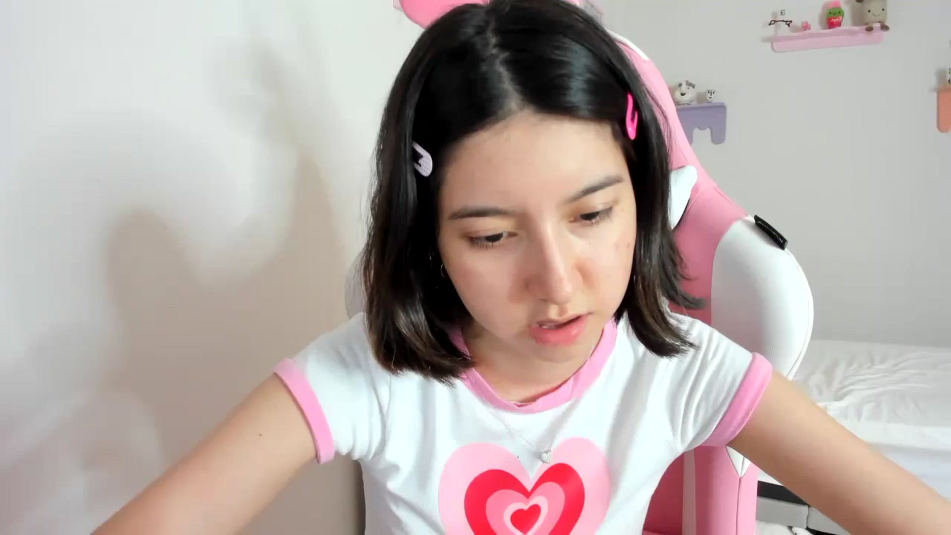 Gallery image thumbnail from Cherrycute666's myfreecams stream on, 09/08/2023, 24:01 image 8 of 20