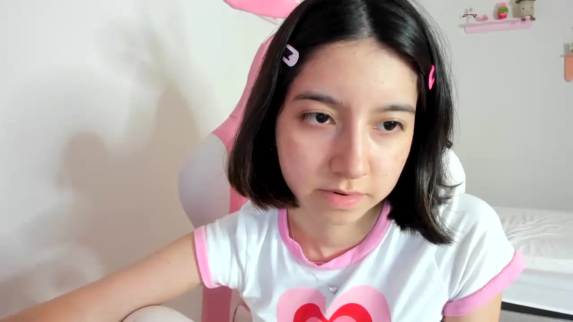 Gallery image thumbnail from Cherrycute666's myfreecams stream on, 09/08/2023, 24:01 image 16 of 20