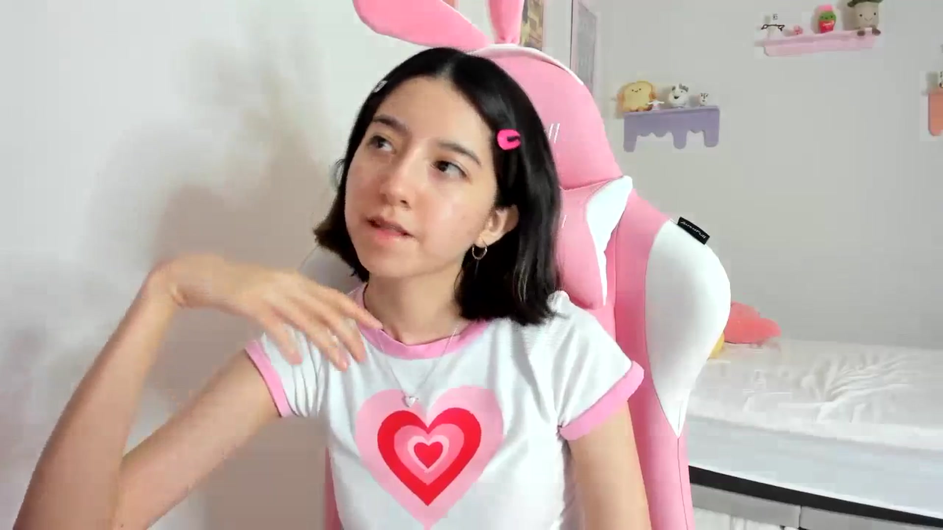 Gallery image thumbnail from Cherrycute666's myfreecams stream on, 09/08/2023, 24:01 image 5 of 20