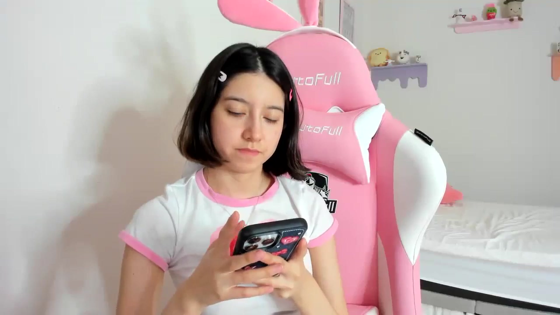 Gallery image thumbnail from Cherrycute666's myfreecams stream on, 09/08/2023, 24:01 image 6 of 20