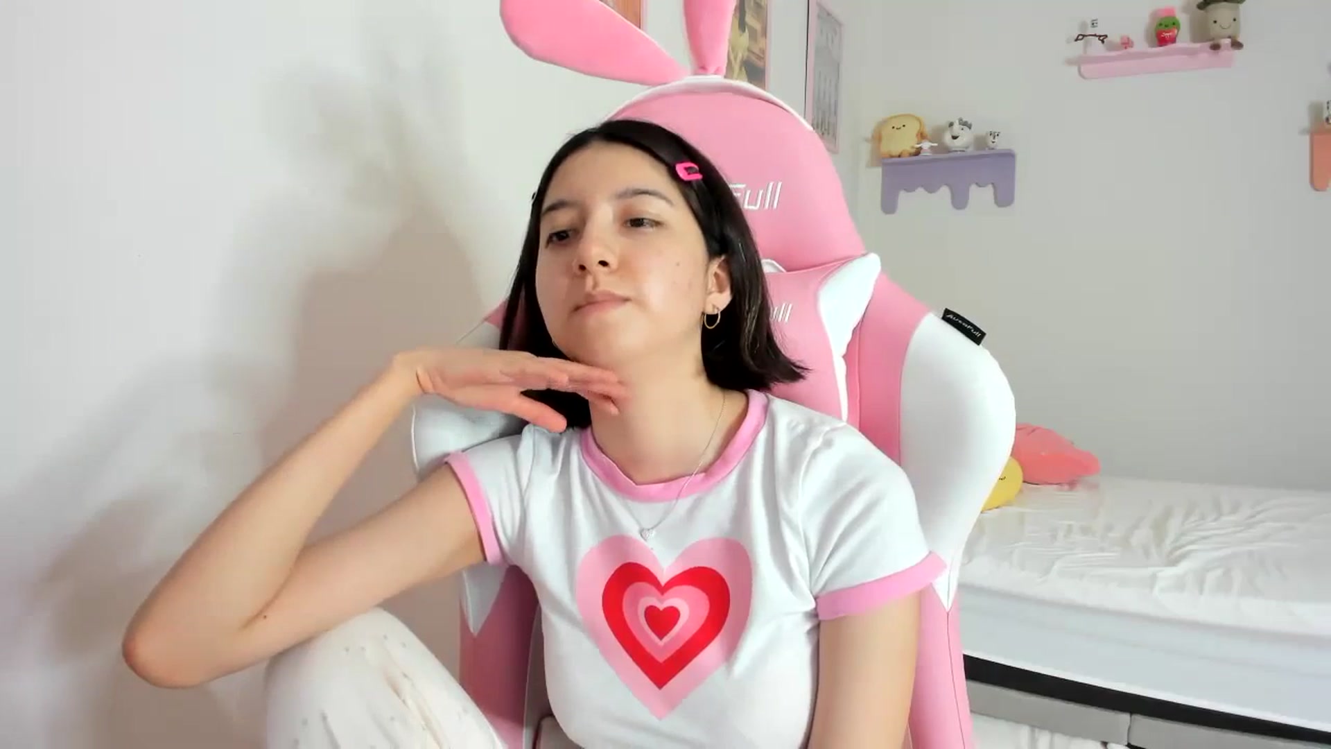 Gallery image thumbnail from Cherrycute666's myfreecams stream on, 09/08/2023, 24:01 image 15 of 20