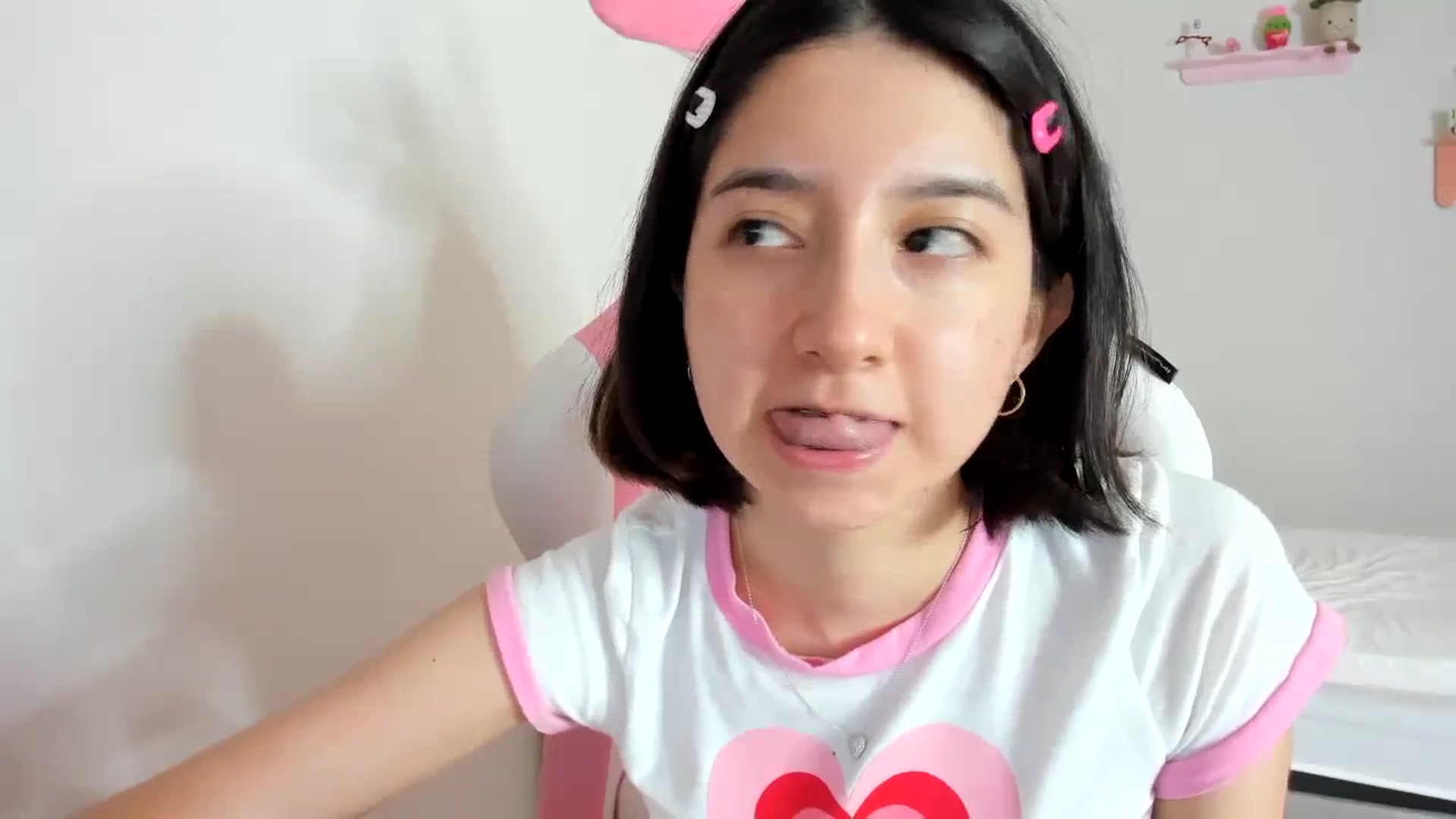 Gallery image thumbnail from Cherrycute666's myfreecams stream on, 09/08/2023, 24:01 image 14 of 20