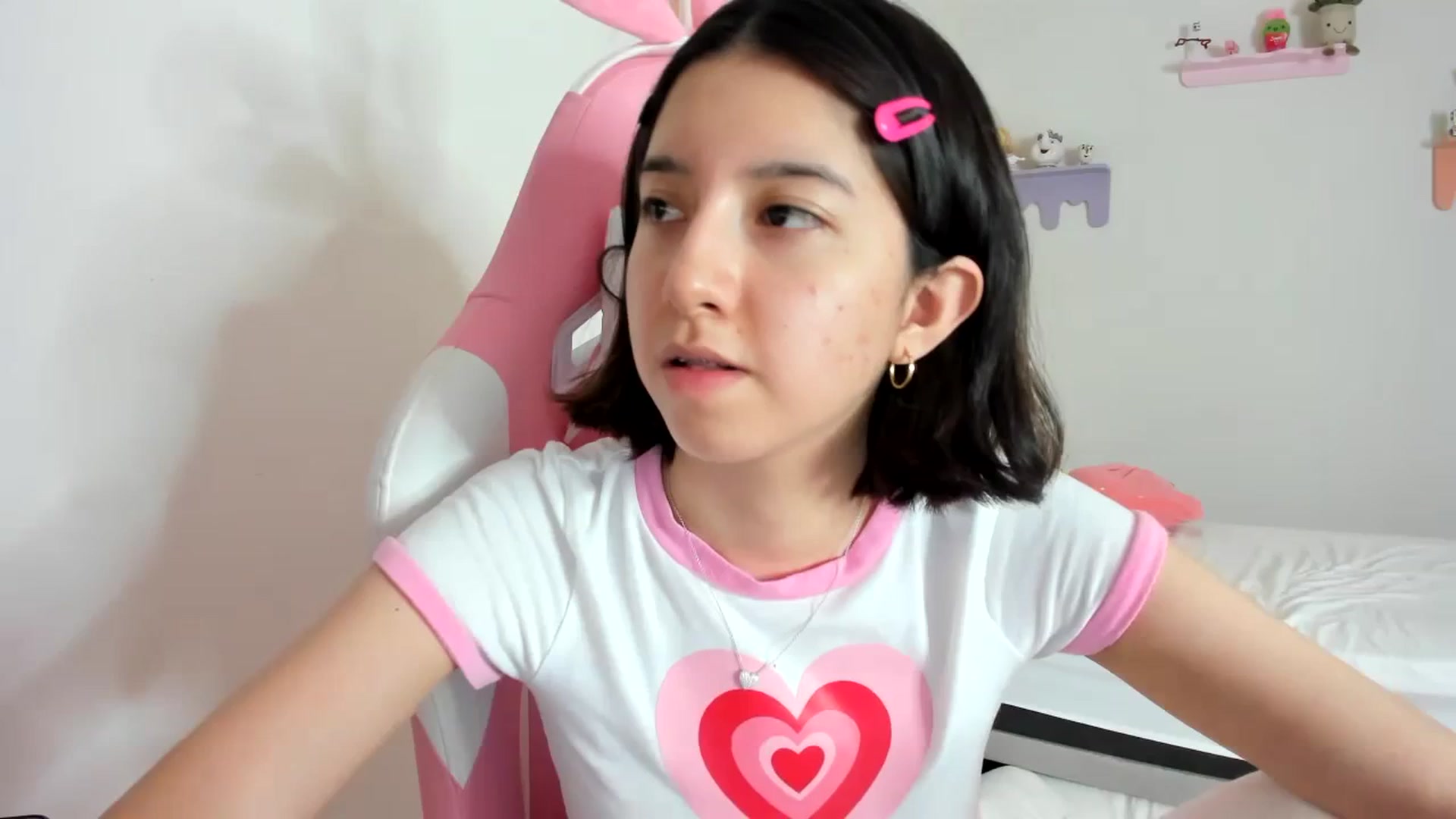 Gallery image thumbnail from Cherrycute666's myfreecams stream on, 09/08/2023, 24:01 image 1 of 20