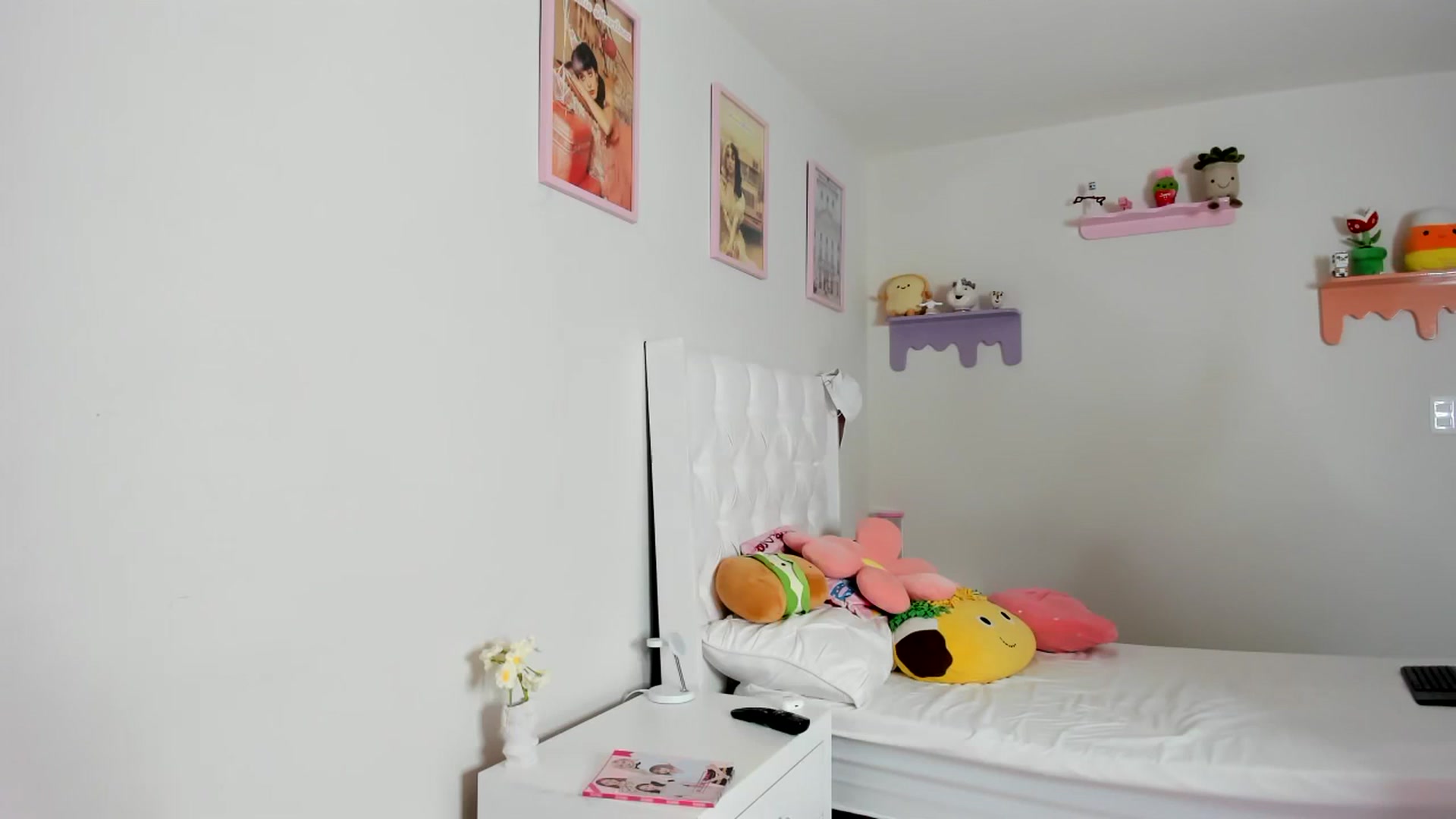 Gallery image thumbnail from Cherrycute666's myfreecams stream on, 09/08/2023, 24:01 image 19 of 20