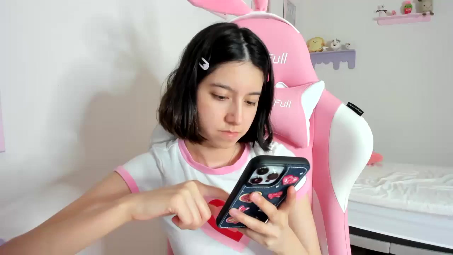 Gallery image thumbnail from Cherrycute666's myfreecams stream on, 09/08/2023, 01:52 image 1 of 20
