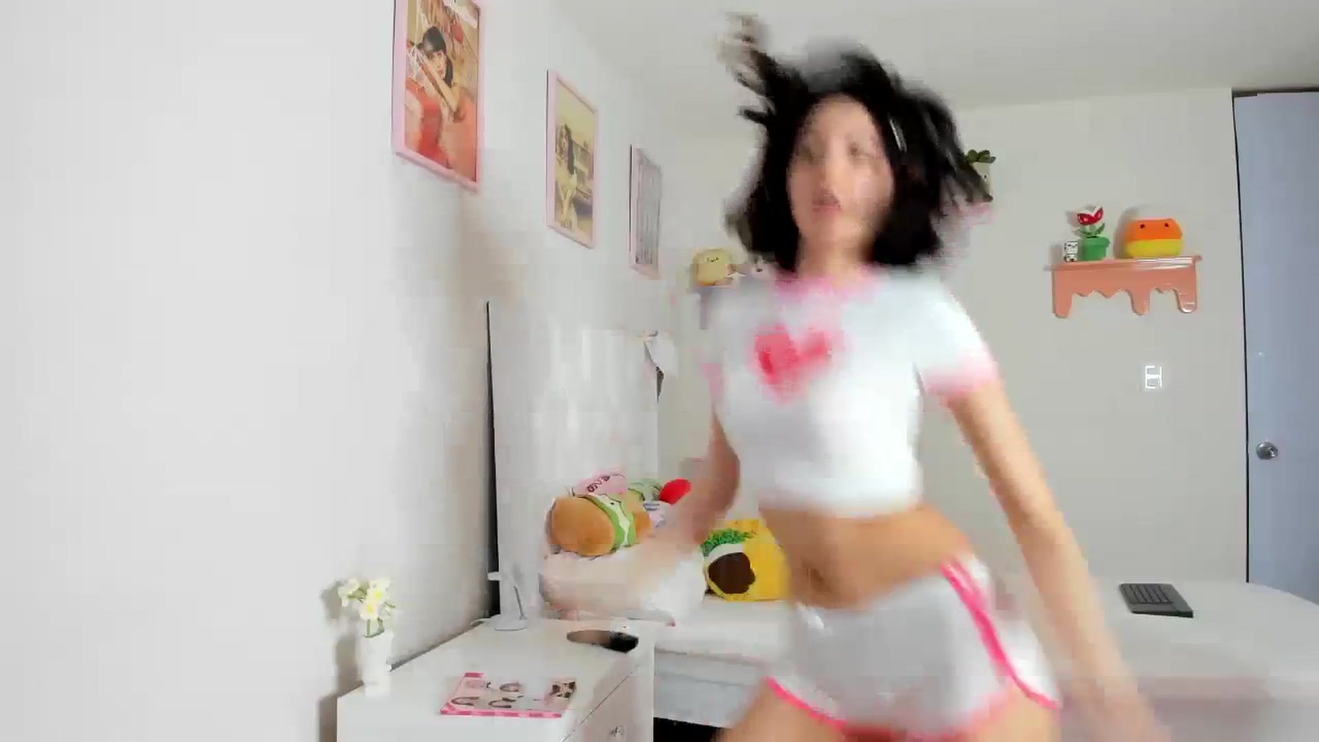 Gallery image thumbnail from Cherrycute666's myfreecams stream on, 09/08/2023, 01:52 image 11 of 20
