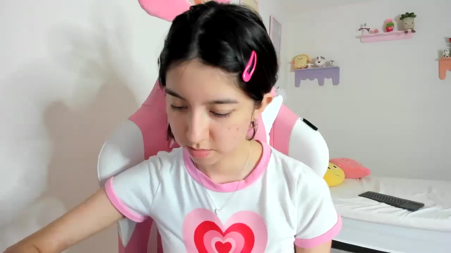 Gallery image thumbnail from Cherrycute666's myfreecams stream on, 09/08/2023, 04:42 image 8 of 20