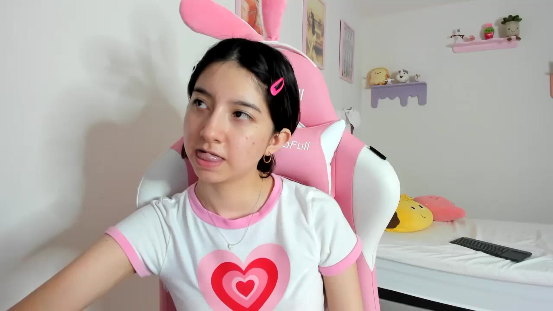 Gallery image thumbnail from Cherrycute666's myfreecams stream on, 09/08/2023, 04:42 image 11 of 20
