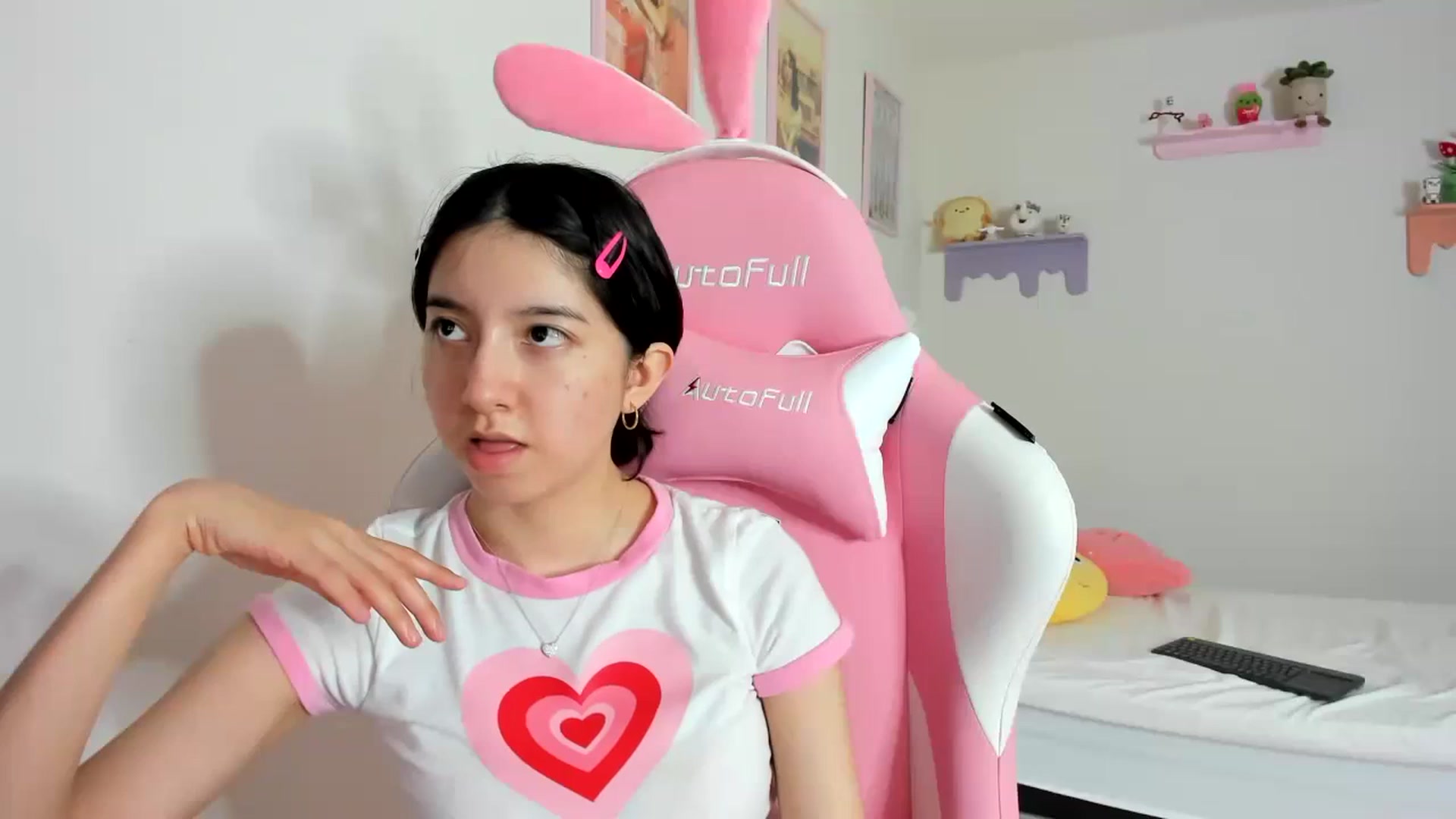 Gallery image thumbnail from Cherrycute666's myfreecams stream on, 09/08/2023, 04:42 image 4 of 20