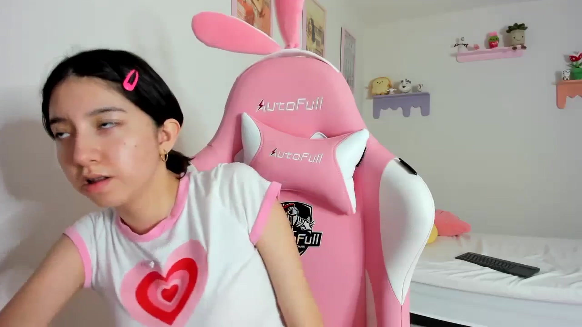 Gallery image thumbnail from Cherrycute666's myfreecams stream on, 09/08/2023, 04:42 image 3 of 20