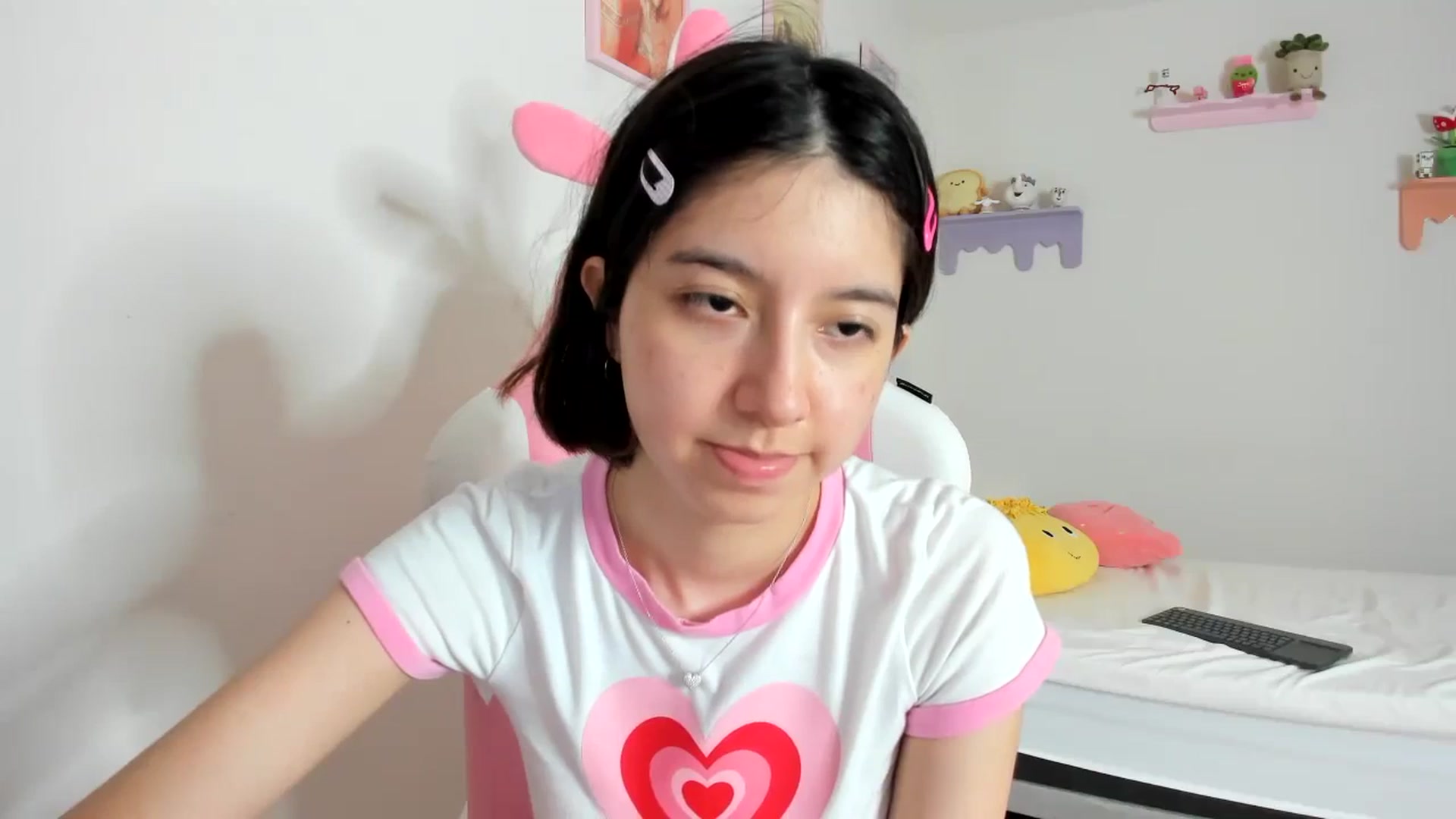 Gallery image thumbnail from Cherrycute666's myfreecams stream on, 09/08/2023, 04:42 image 18 of 20