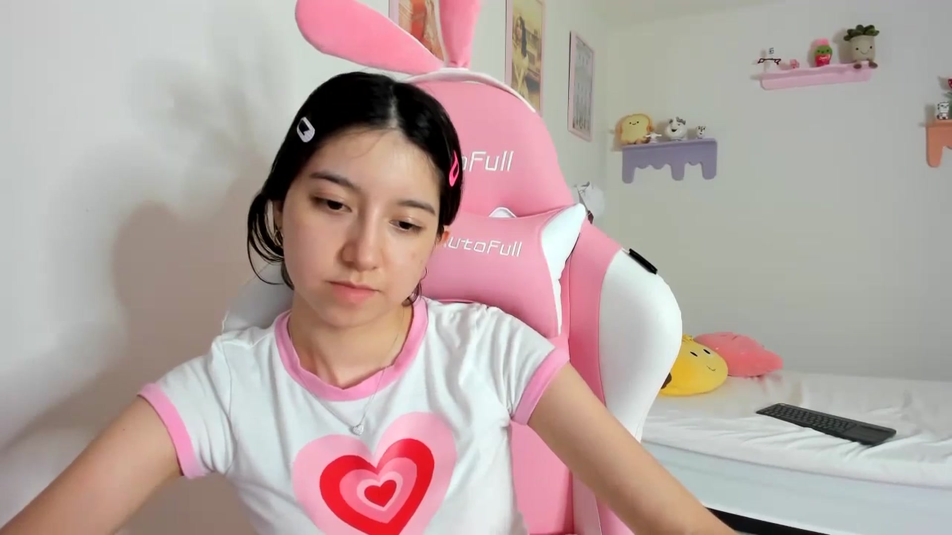 Gallery image thumbnail from Cherrycute666's myfreecams stream on, 09/08/2023, 04:42 image 5 of 20