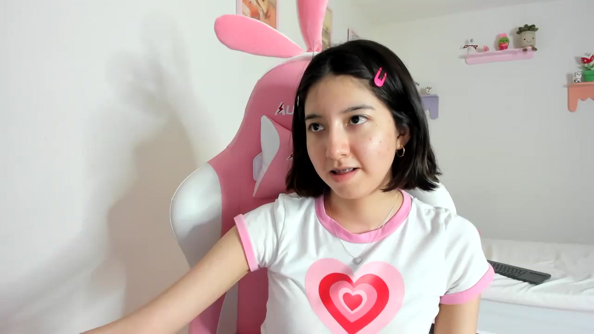 Gallery image thumbnail from Cherrycute666's myfreecams stream on, 09/08/2023, 04:42 image 2 of 20
