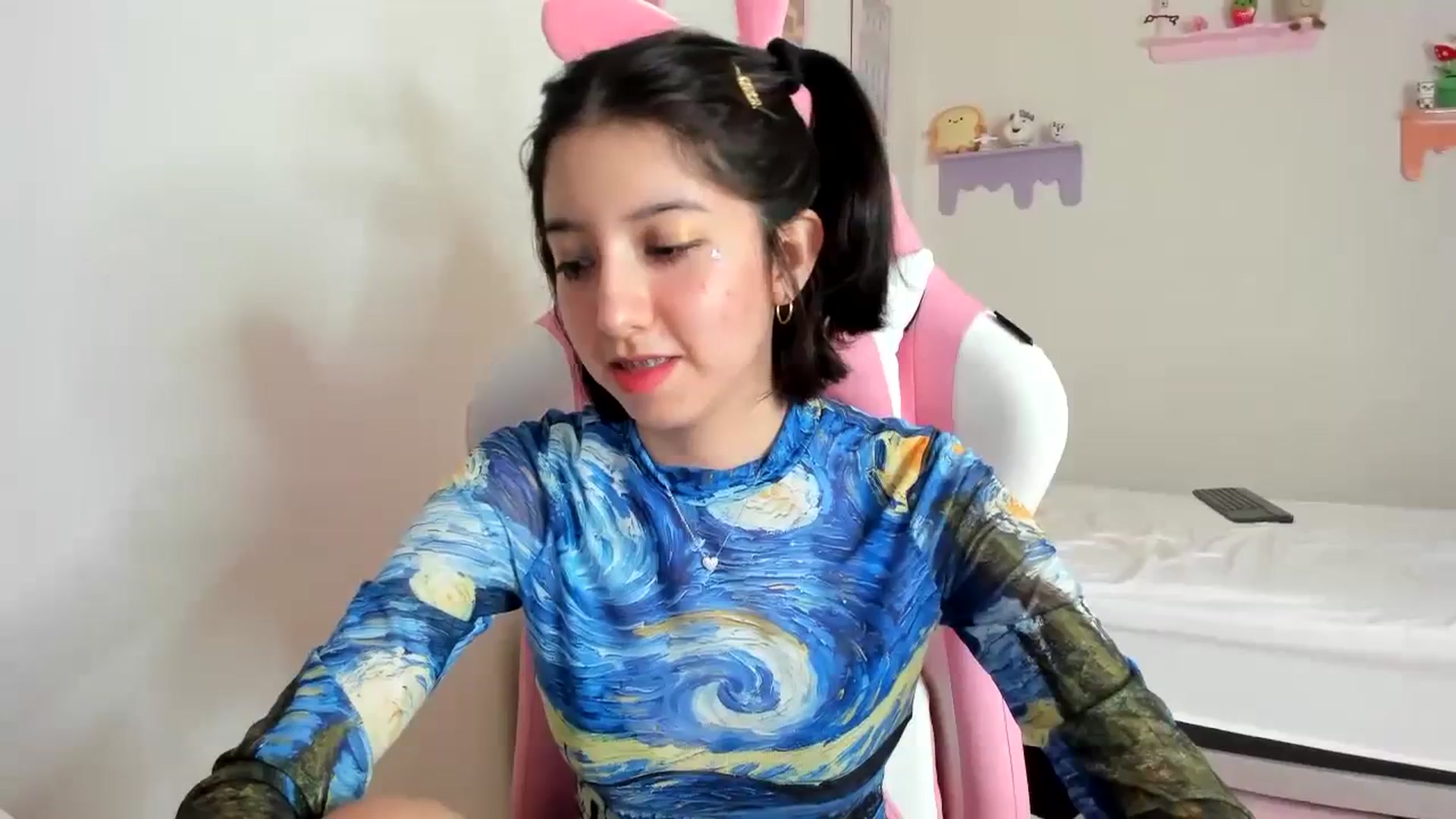 Gallery image thumbnail from Cherrycute666's myfreecams stream on, 09/08/2023, 21:36 image 10 of 20