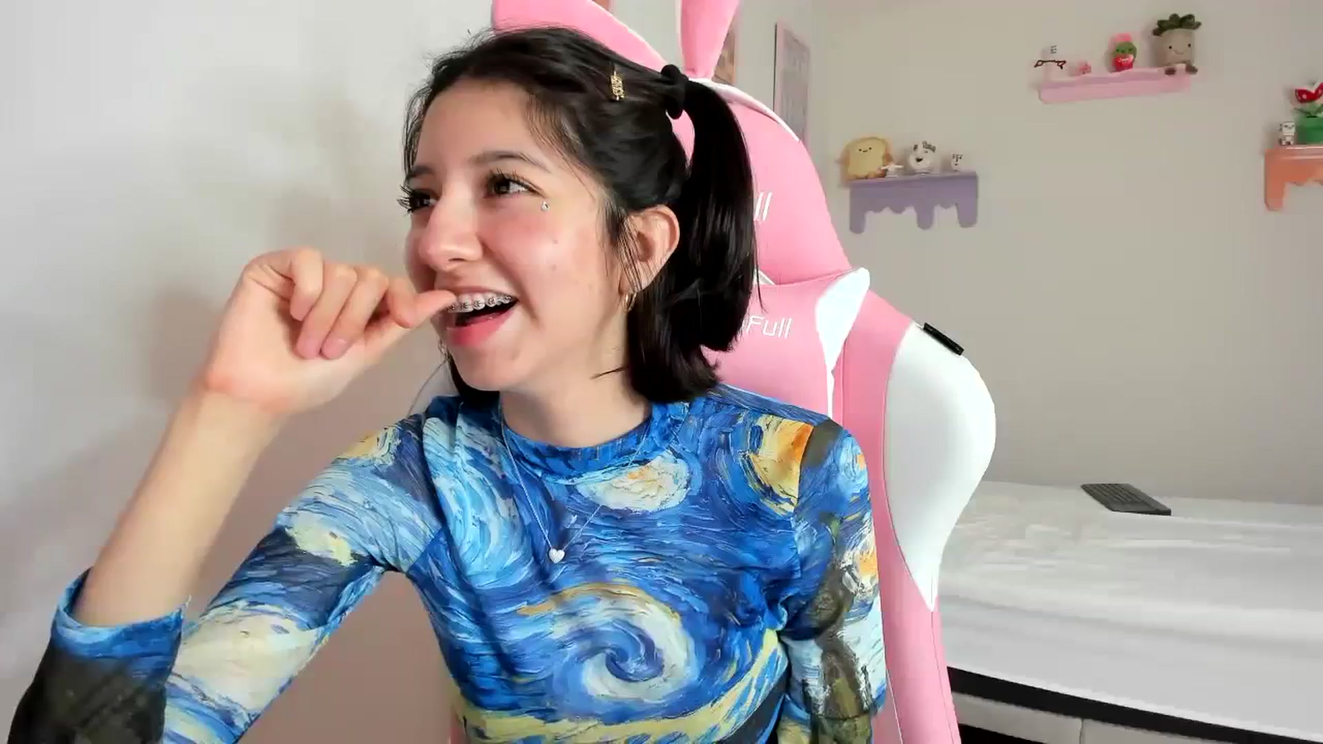 Gallery image thumbnail from Cherrycute666's myfreecams stream on, 09/09/2023, 01:58 image 4 of 20