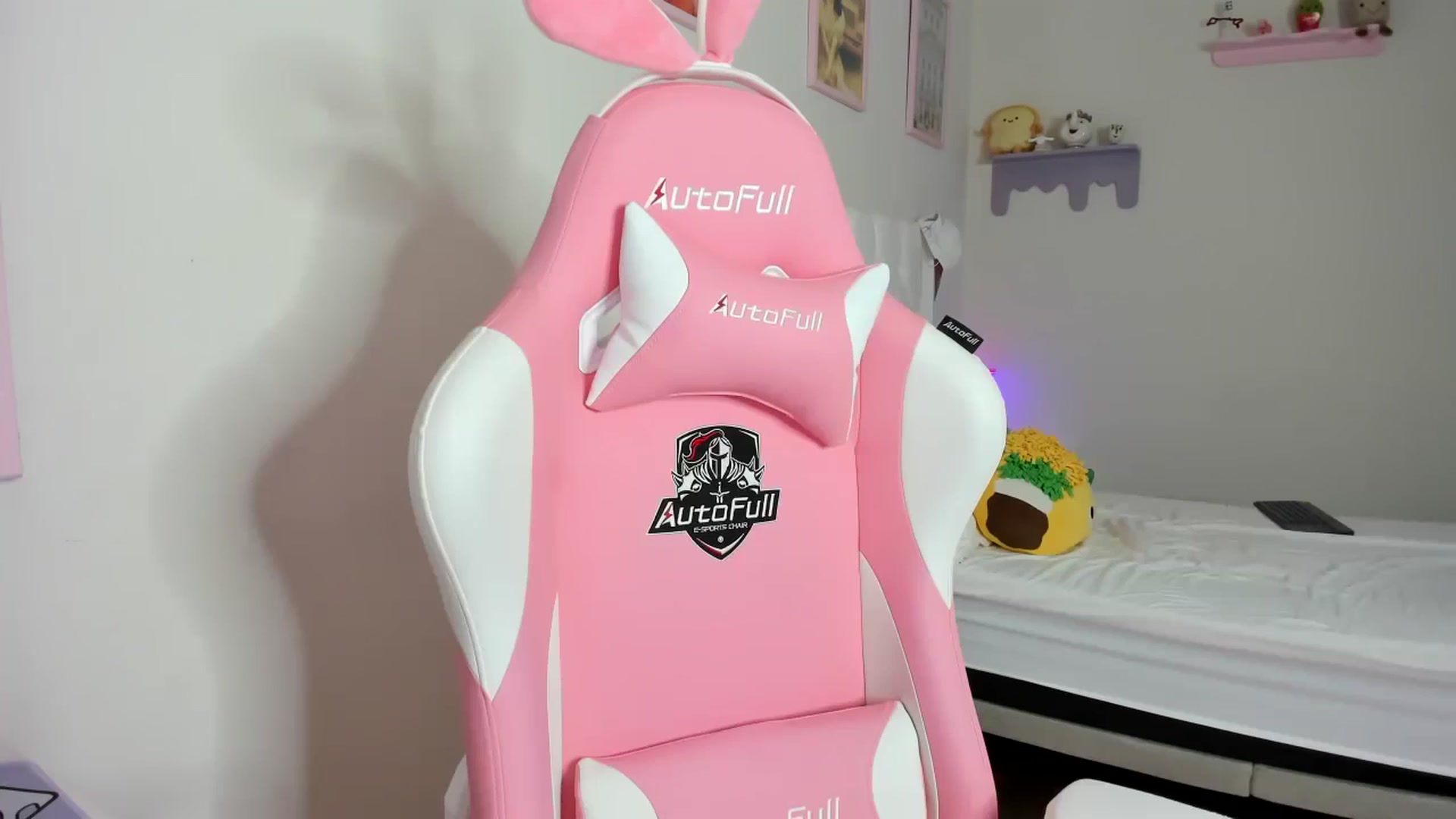Gallery image thumbnail from Cherrycute666's myfreecams stream on, 09/09/2023, 04:47 image 16 of 20