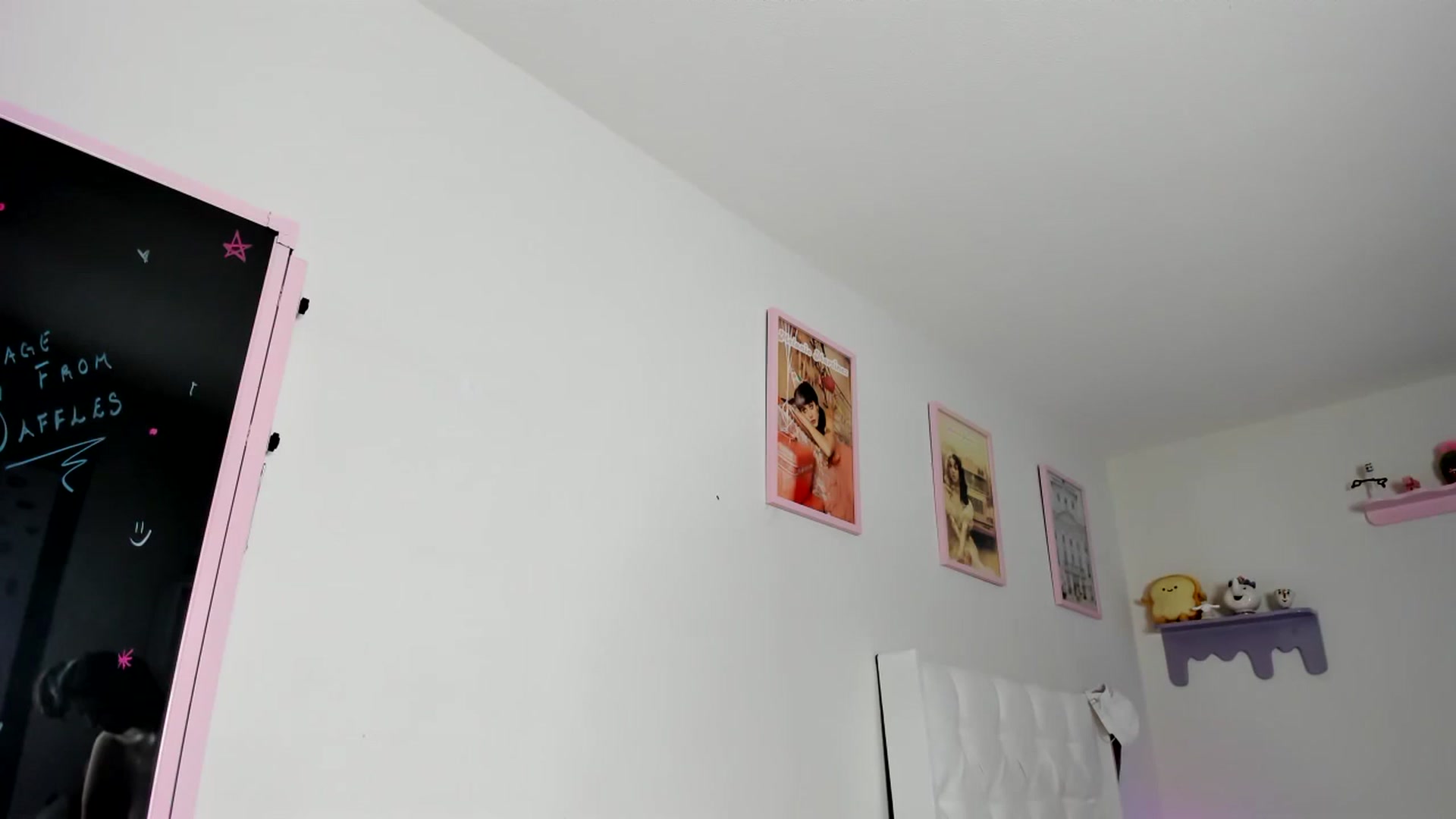 Gallery image thumbnail from Cherrycute666's myfreecams stream on, 09/09/2023, 08:00 image 1 of 20