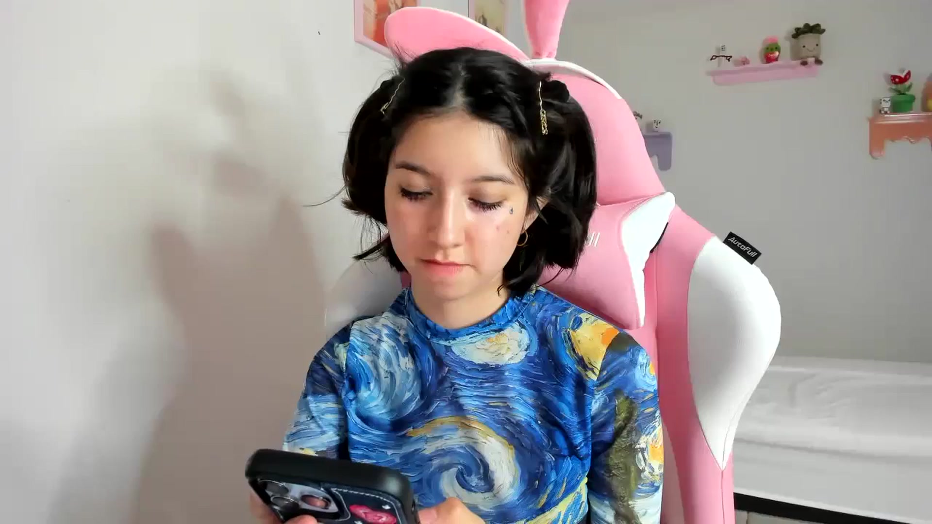 Gallery image thumbnail from Cherrycute666's myfreecams stream on, 09/09/2023, 08:00 image 13 of 20