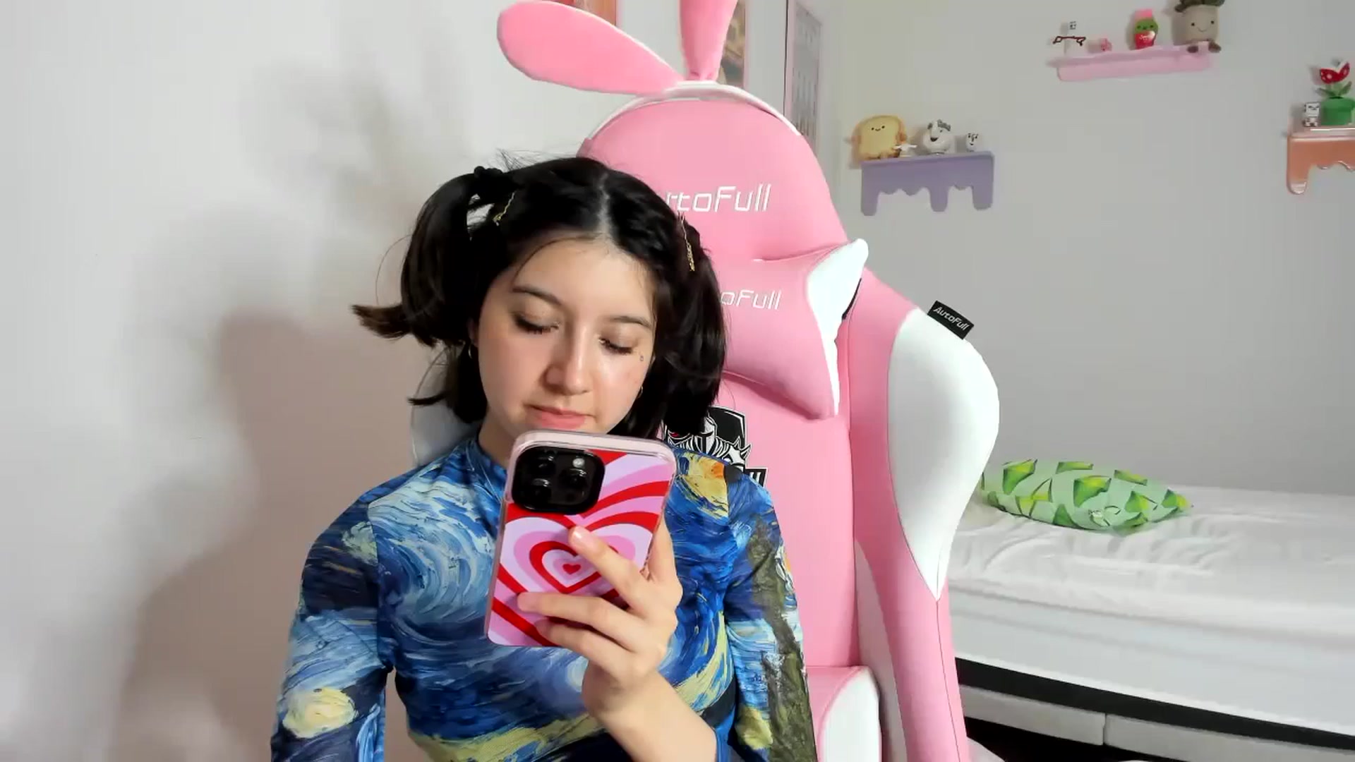Gallery image thumbnail from Cherrycute666's myfreecams stream on, 09/09/2023, 11:03 image 10 of 20